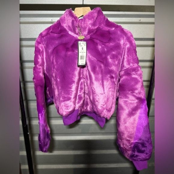 Reebok NWT REEBOK X CARDI B FUR PURPLE FUR JACKET SZ SMALL S Size S / US 4 / IT 40 - 2 Thumbnail