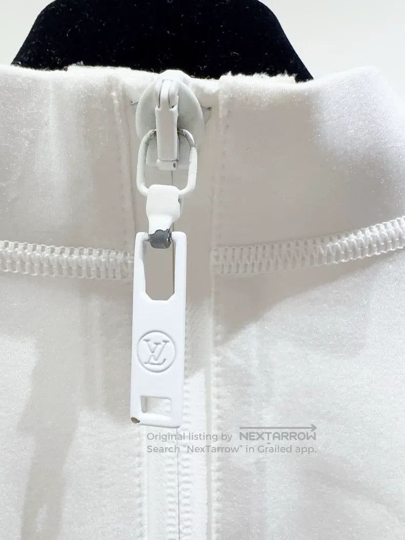Louis Vuitton Louis Vuitton short sleeves Size XS / US 0-2 / IT 36-38 - 5 Thumbnail