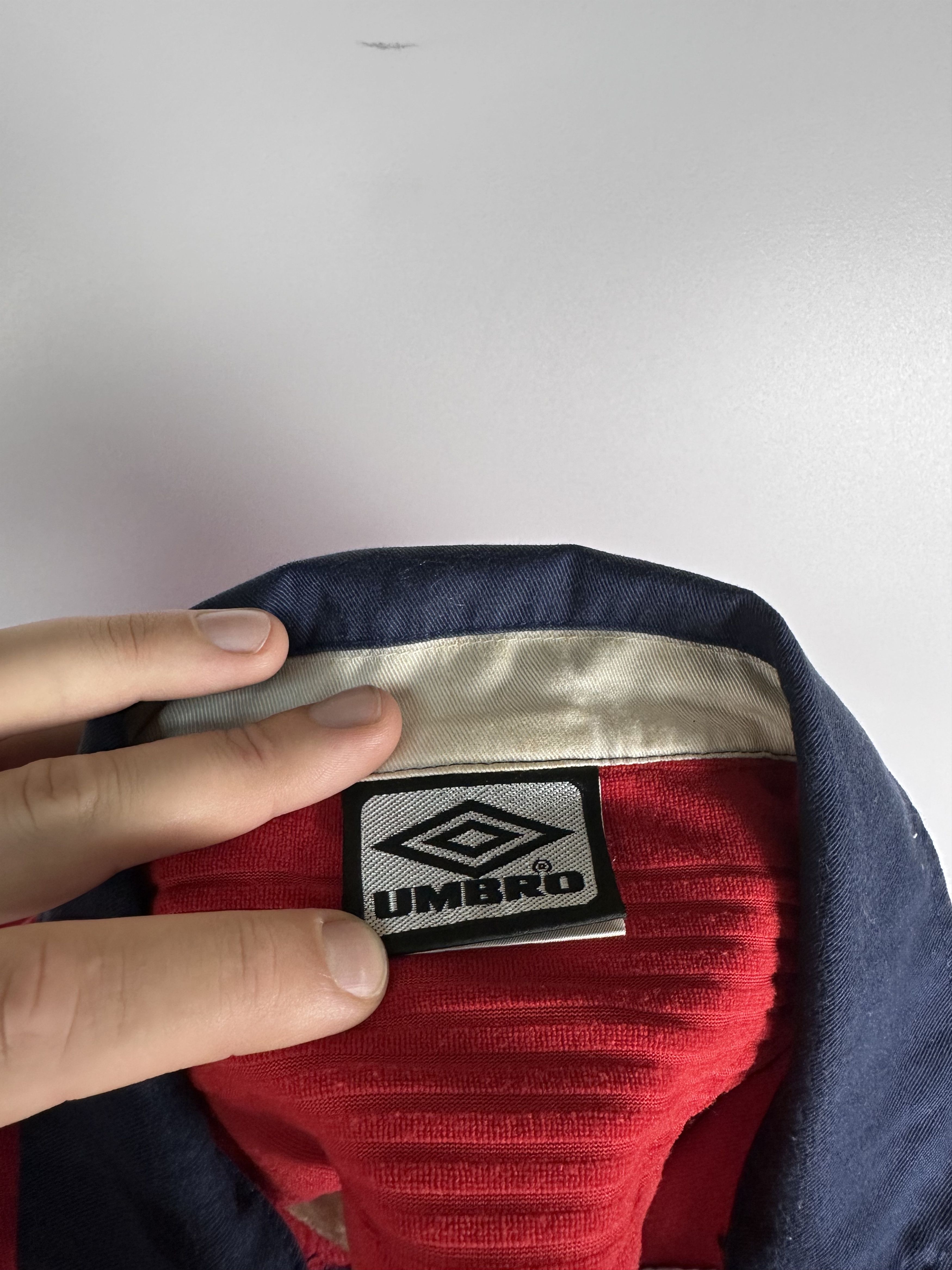 Umbro England 1999/2000/2001 Football Shirt Soccer Jersey Umbro Size US S / EU 44-46 / 1 - 11 Thumbnail
