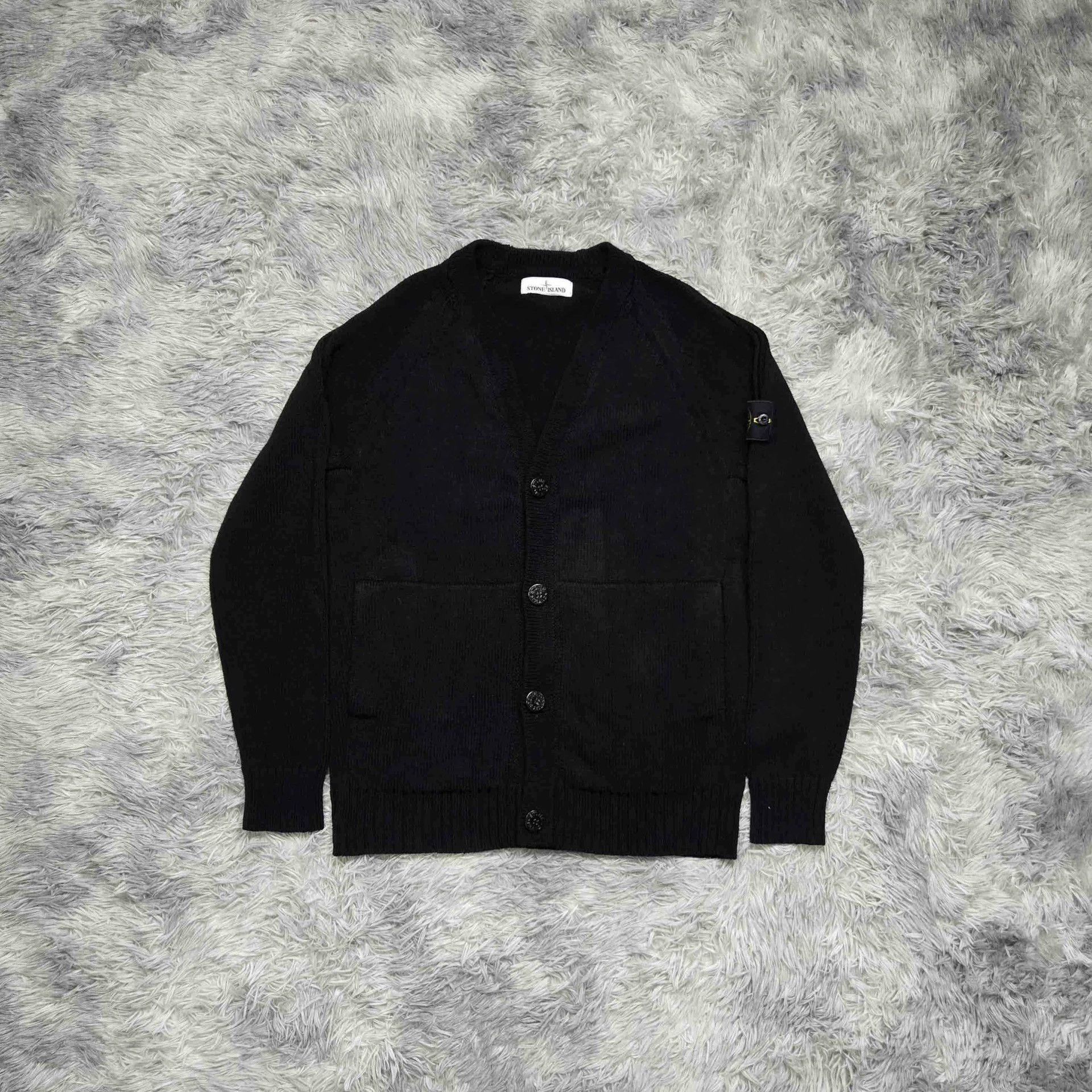 Stone Island black wool v-neck knitted cardigan Size US L / EU 52-54 / 3 - 1 Thumbnail
