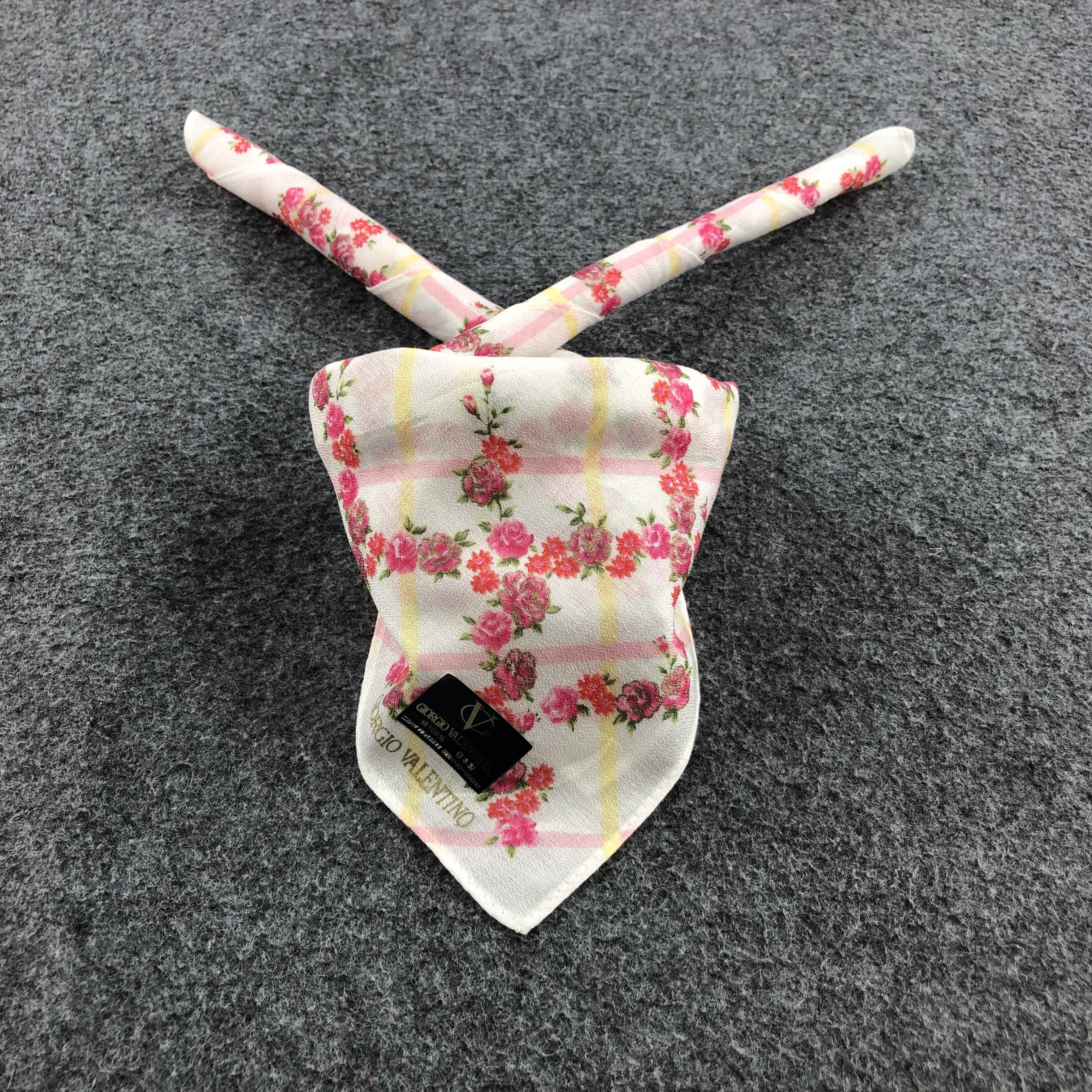 Vintage Giorgio Valentino Handkerchief Neckerchief Bandana H1331 Size ONE SIZE - 1 Thumbnail