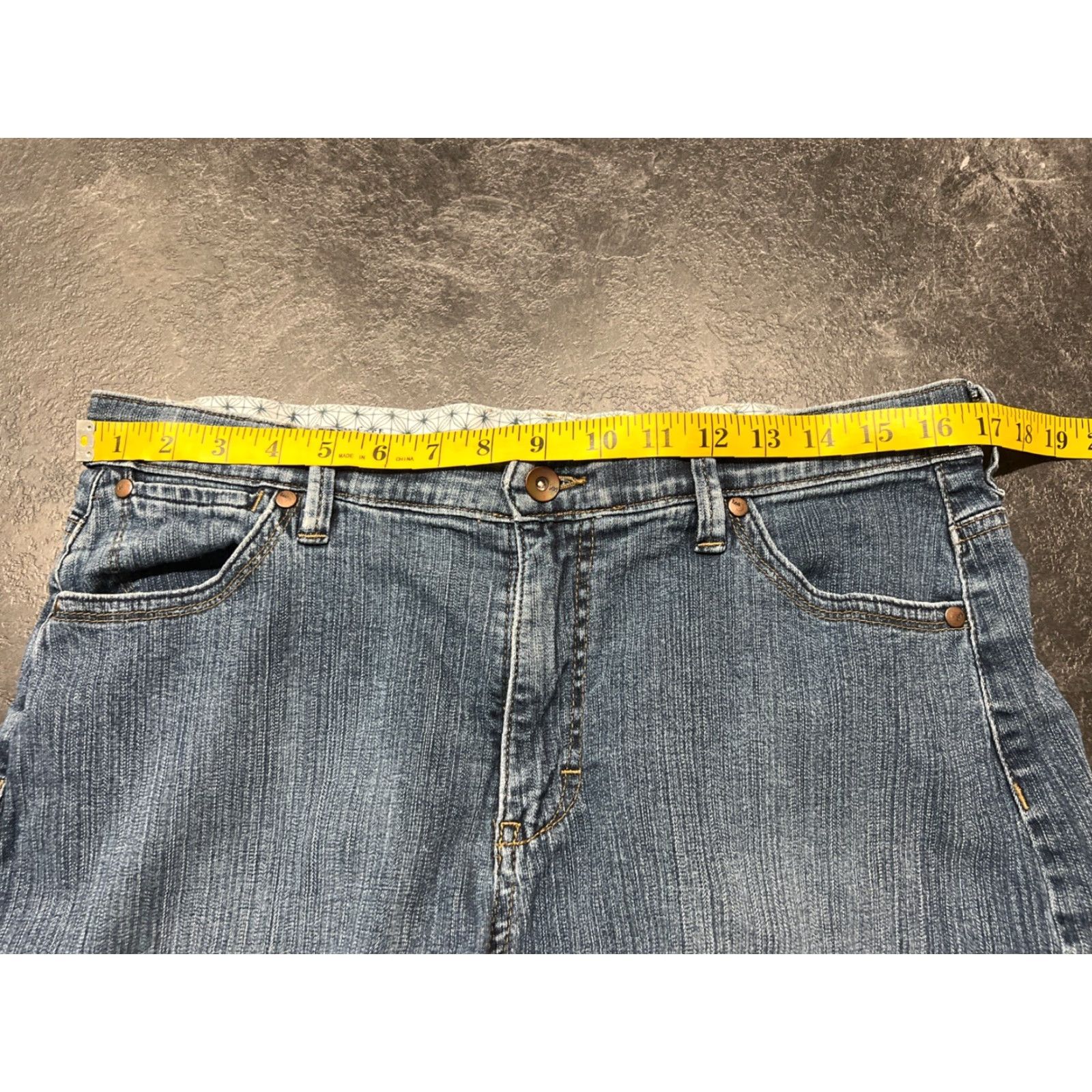 Lee LEE Women's Comfort Stretch Denim Shorts Size 16 Blue Medium Size 38" / US 16 / IT 52 - 4 Thumbnail