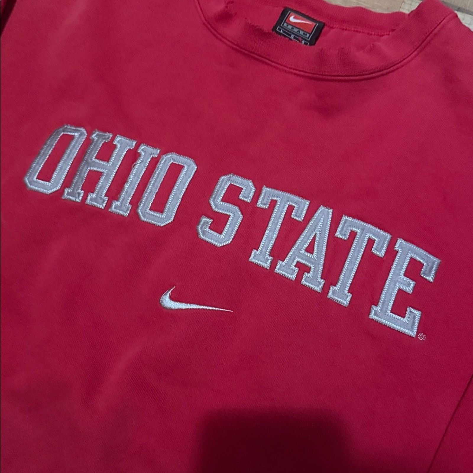 Nike 90s Nike Ohio State Center Swoosh Crewneck Sweatshirt Size US L / EU 52-54 / 3 - 3 Thumbnail