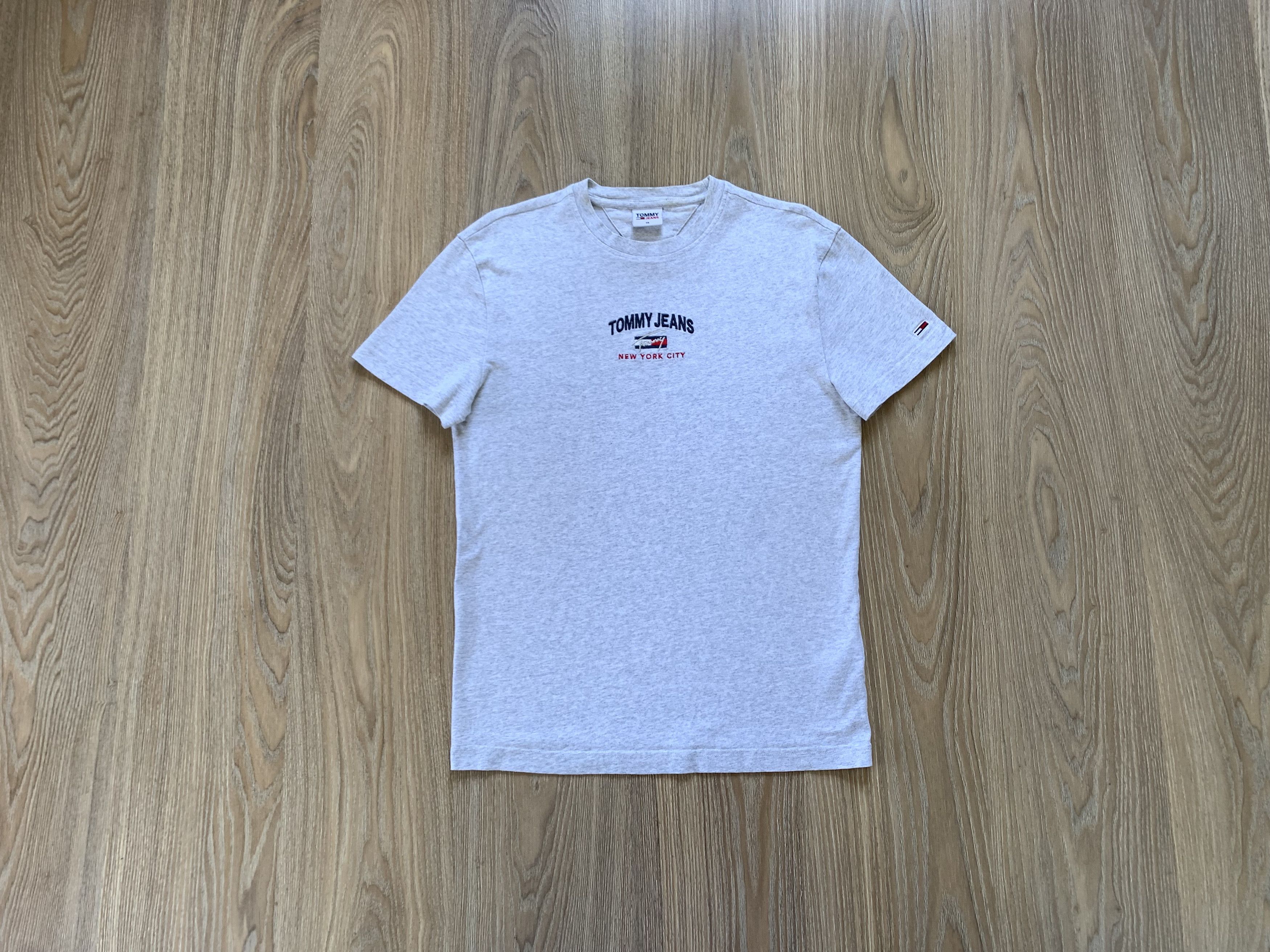 Tommy Hilfiger × Tommy Jeans Tommy Hilfiger Jeans Flag T Shirt Size US XS / EU 42 / 0 - 1 Thumbnail