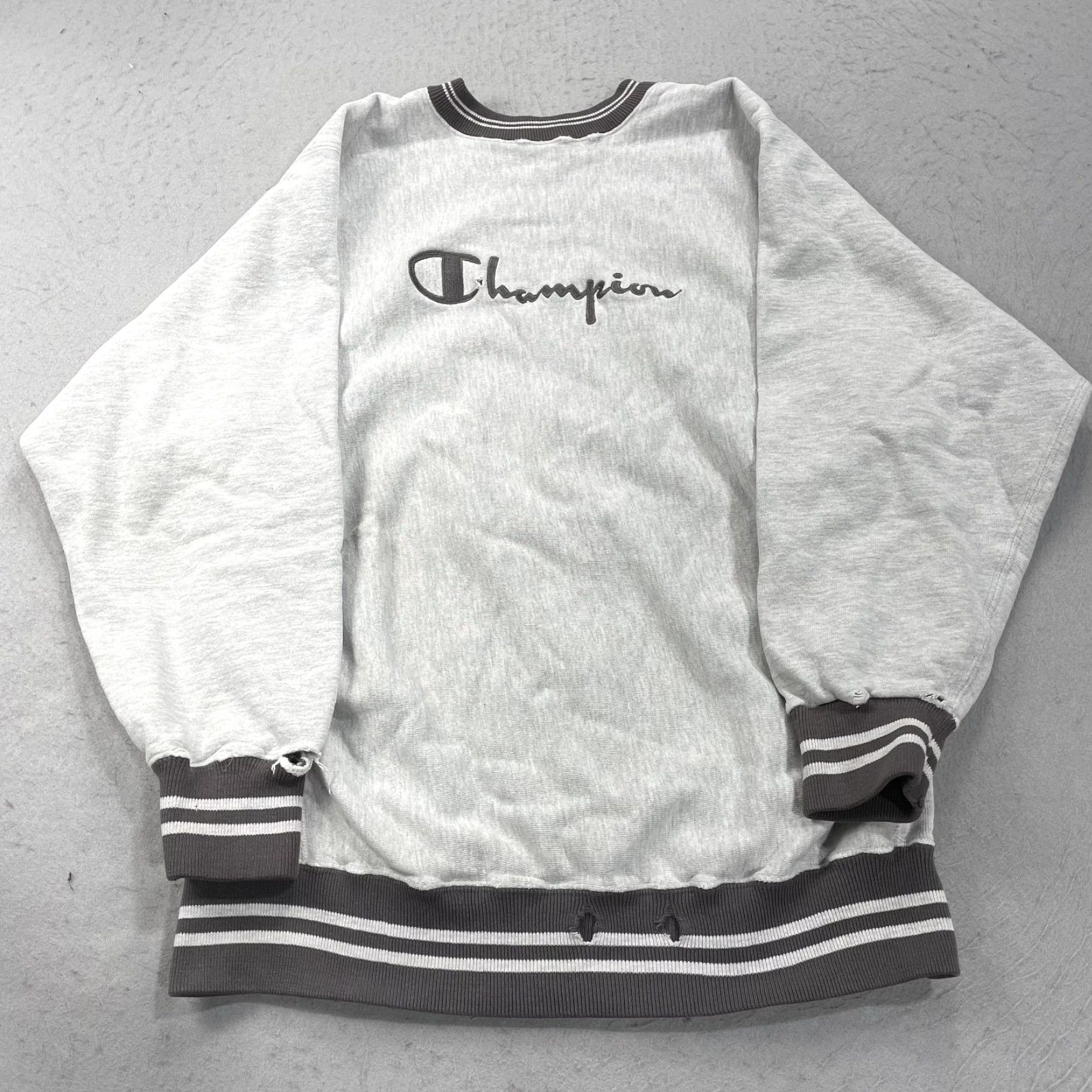 Champion VINTAGE Champion Sweatshirt Mens XL Distressed Gray Reverse Weave Crewneck 90s Size US XL / EU 56 / 4 - 2 Thumbnail