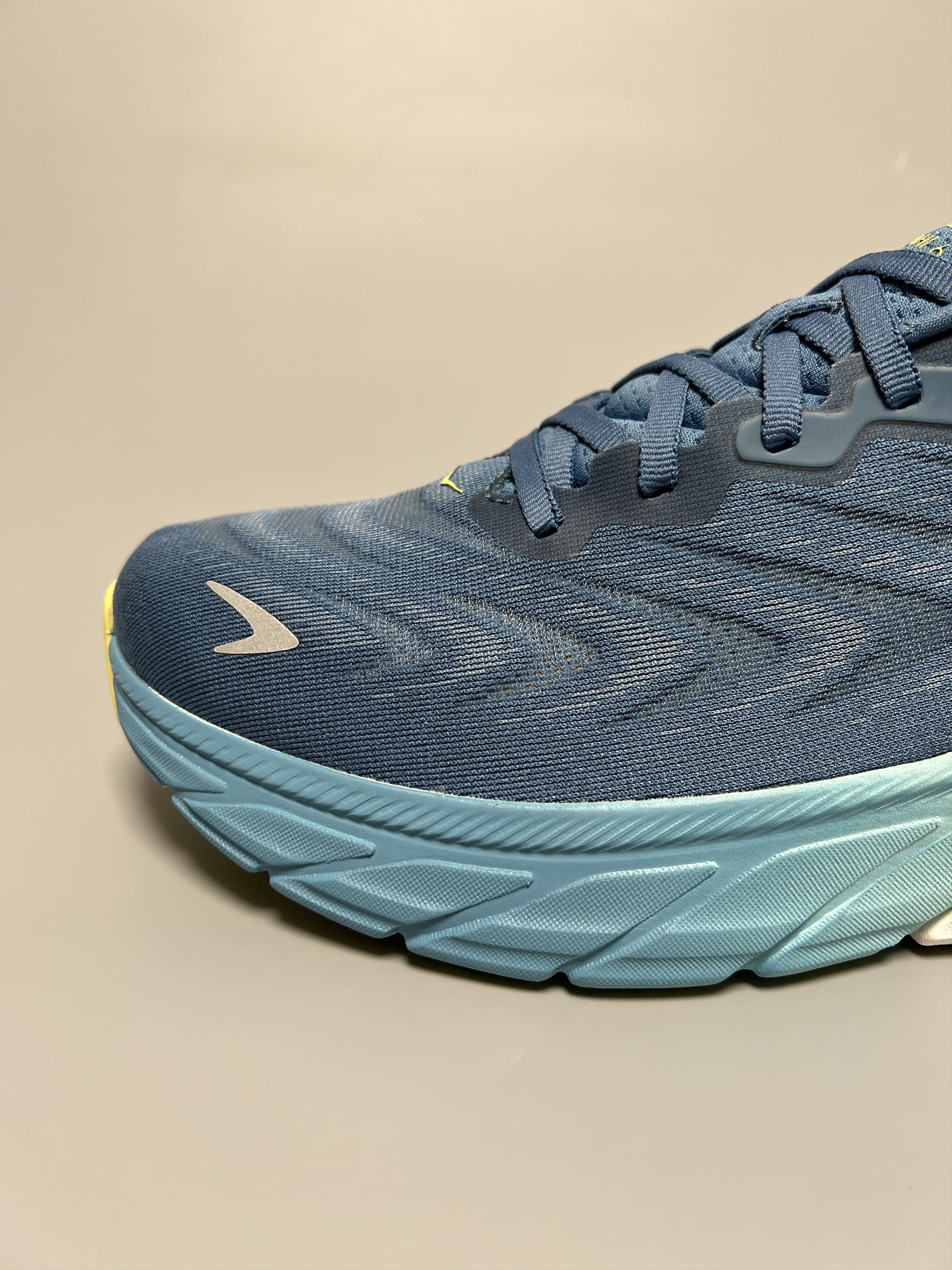 Hoka 9D Hoka One One Arahi 6 Running Shoes Walking Gym Size US 9 / EU 42 - 8 Thumbnail