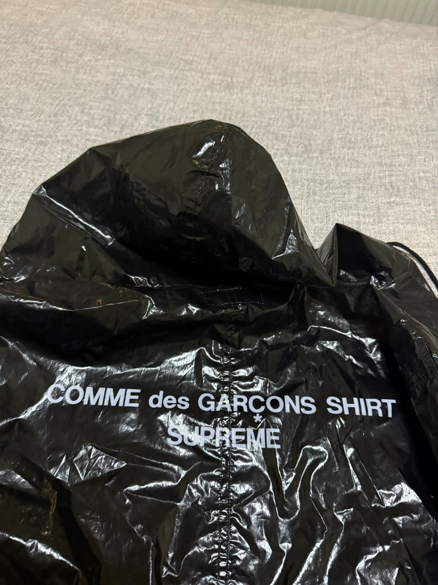 Supreme Supreme x CDG Fishtail Raincoat L Size US L / EU 52-54 / 3 - 2 Thumbnail