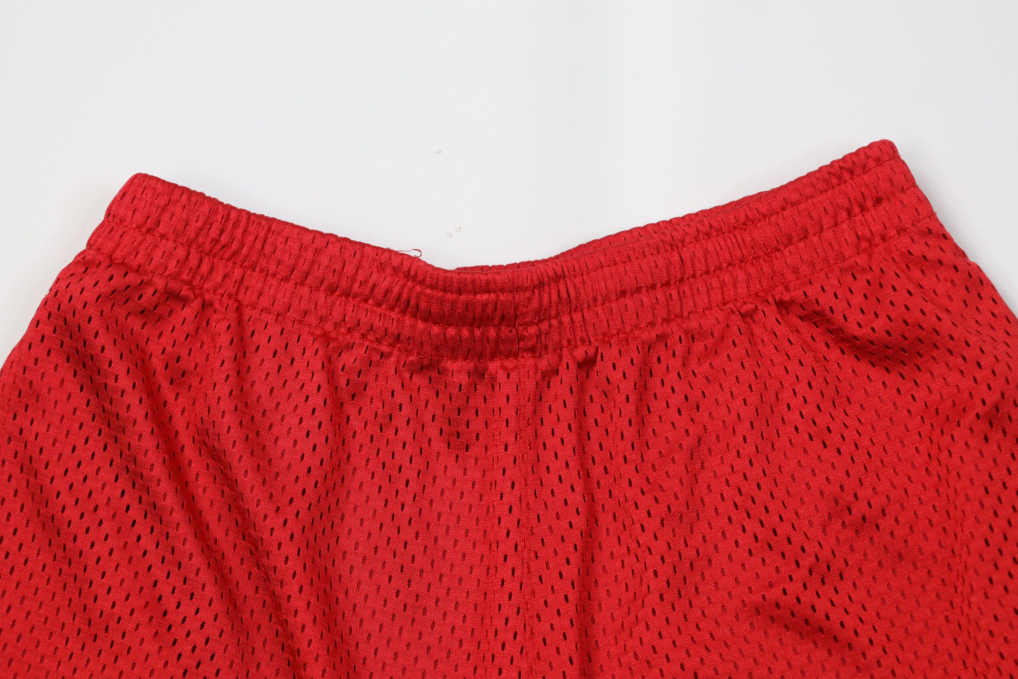 Vintage Vintage 90s Streetwear Above Knee Mesh Basketball Shorts Red Size US 32 / EU 48 - 2 Thumbnail