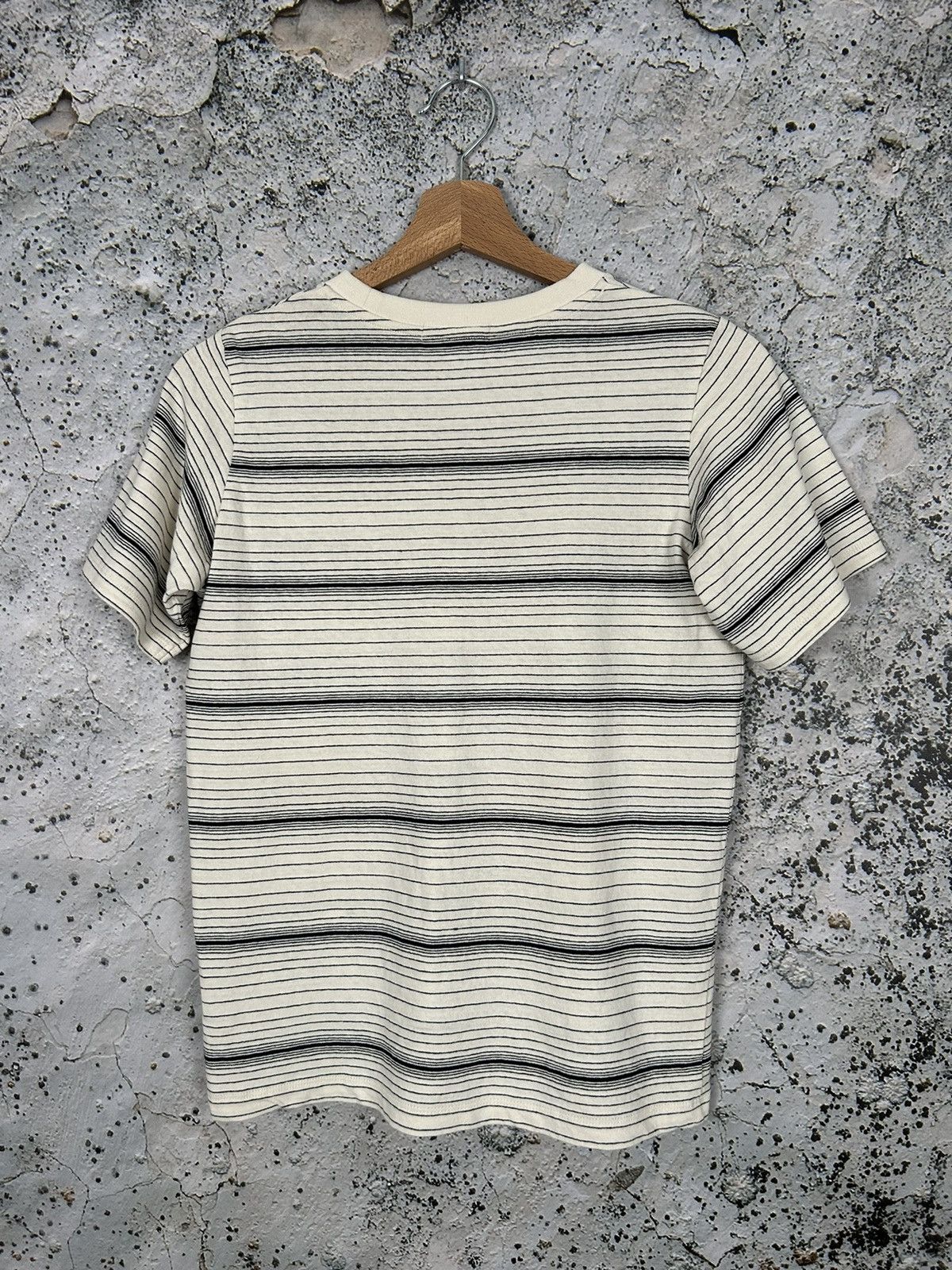 JW Anderson J.W. Anderson x Uniqlo Stripped Basic Tee Japanese Rare Hype Size US XS / EU 42 / 0 - 4 Thumbnail