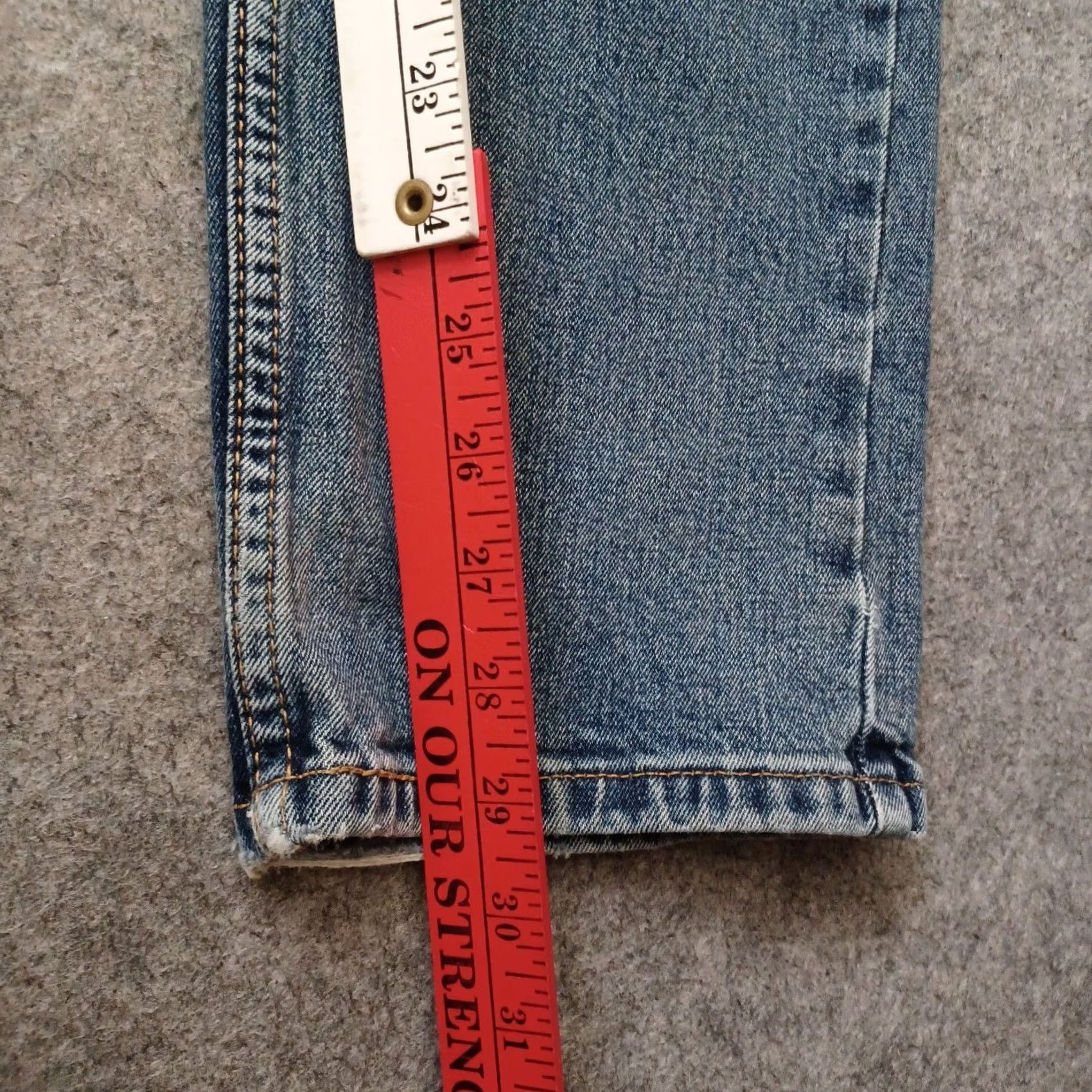 Levi's Levi's 505 Jeans Mens 32x32 Blue Distressed Regular Fit Straight Leg Jeans 32x32 Levi's 505 Mens Blue Distressed Regular Fit Straight Leg Size US 32 / EU 48 - 5 Thumbnail