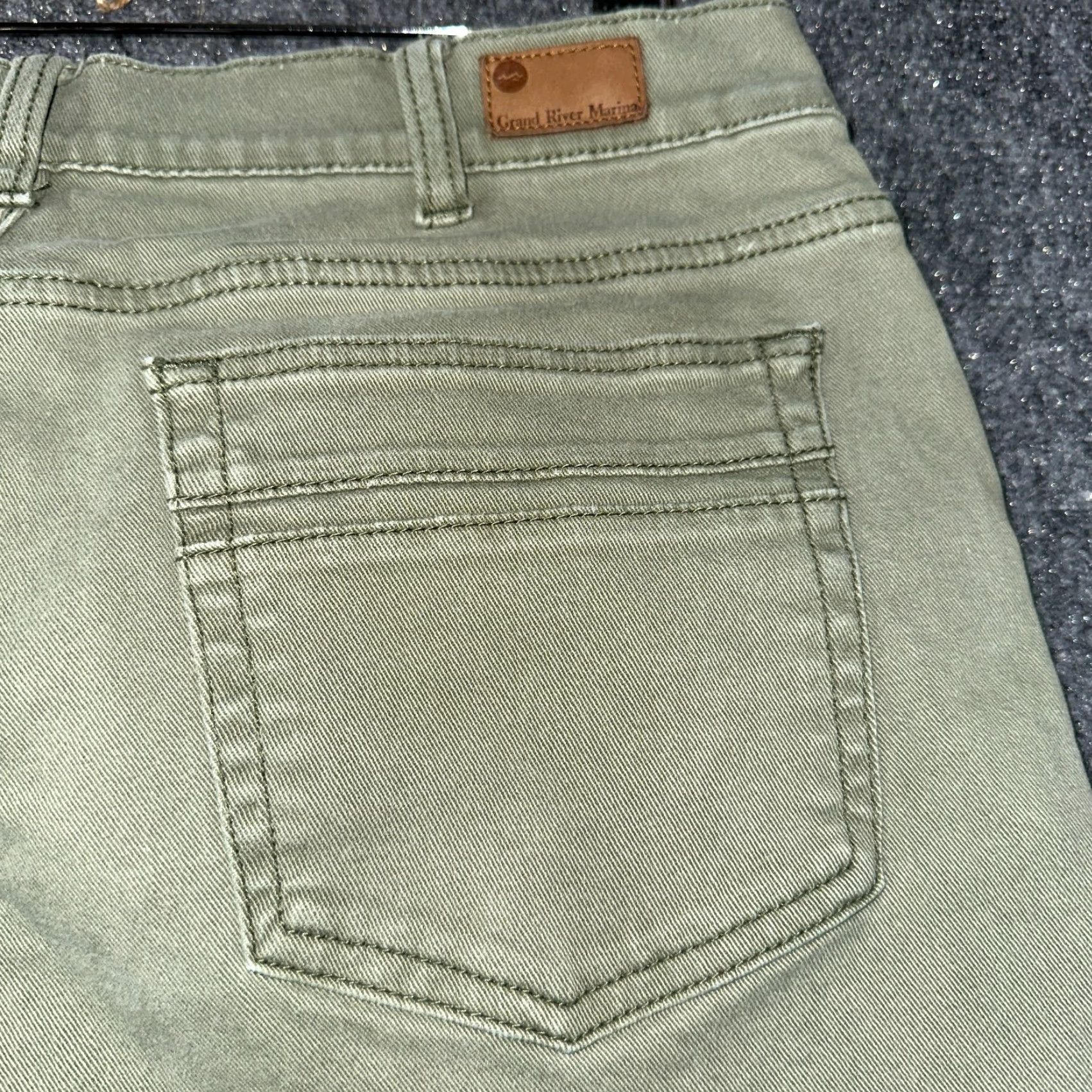Banana Republic Banana Republic Jeans Mens 34 Khaki Green Cotton Stretch Straight Leg Pockets Belt Loop 5-Pocket Denim VINTAGE Style Modern Mens Size US 34 / EU 50 - 8 Thumbnail