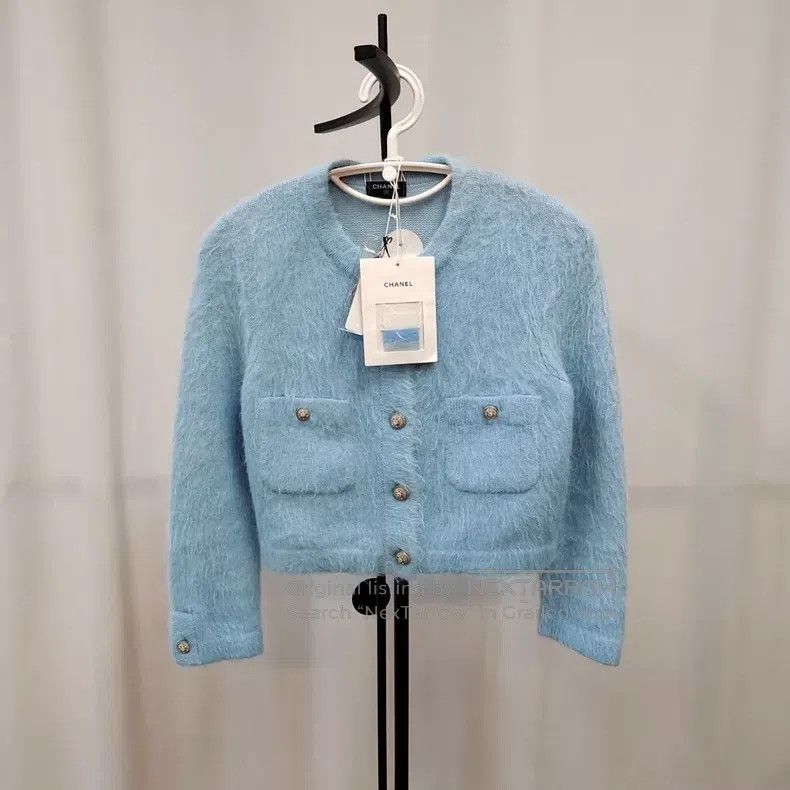 Chanel Chanel 19B Autumn and Winter Snow Series Cardigan coat Size XXS / US 00 / IT 34 - 1 Thumbnail