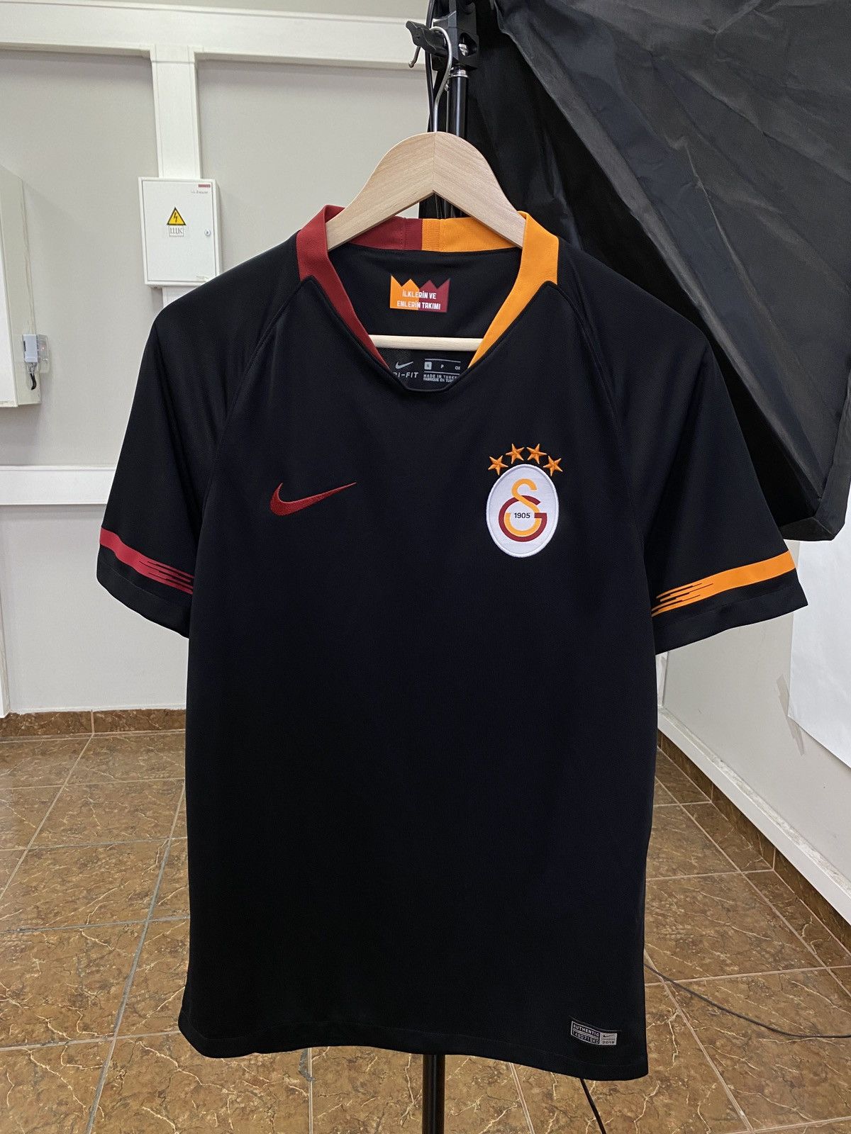 Nike 🇹🇷 Y2K Nike Galatasaray Jersey Rare Retro Hype Blokecore Y2K Size US S / EU 44-46 / 1 - 1 Thumbnail