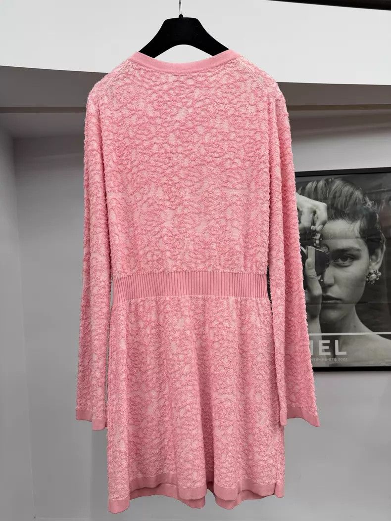 Chanel Chanel Pink embossed camellia dress Size S / US 4 / IT 40 - 3 Thumbnail