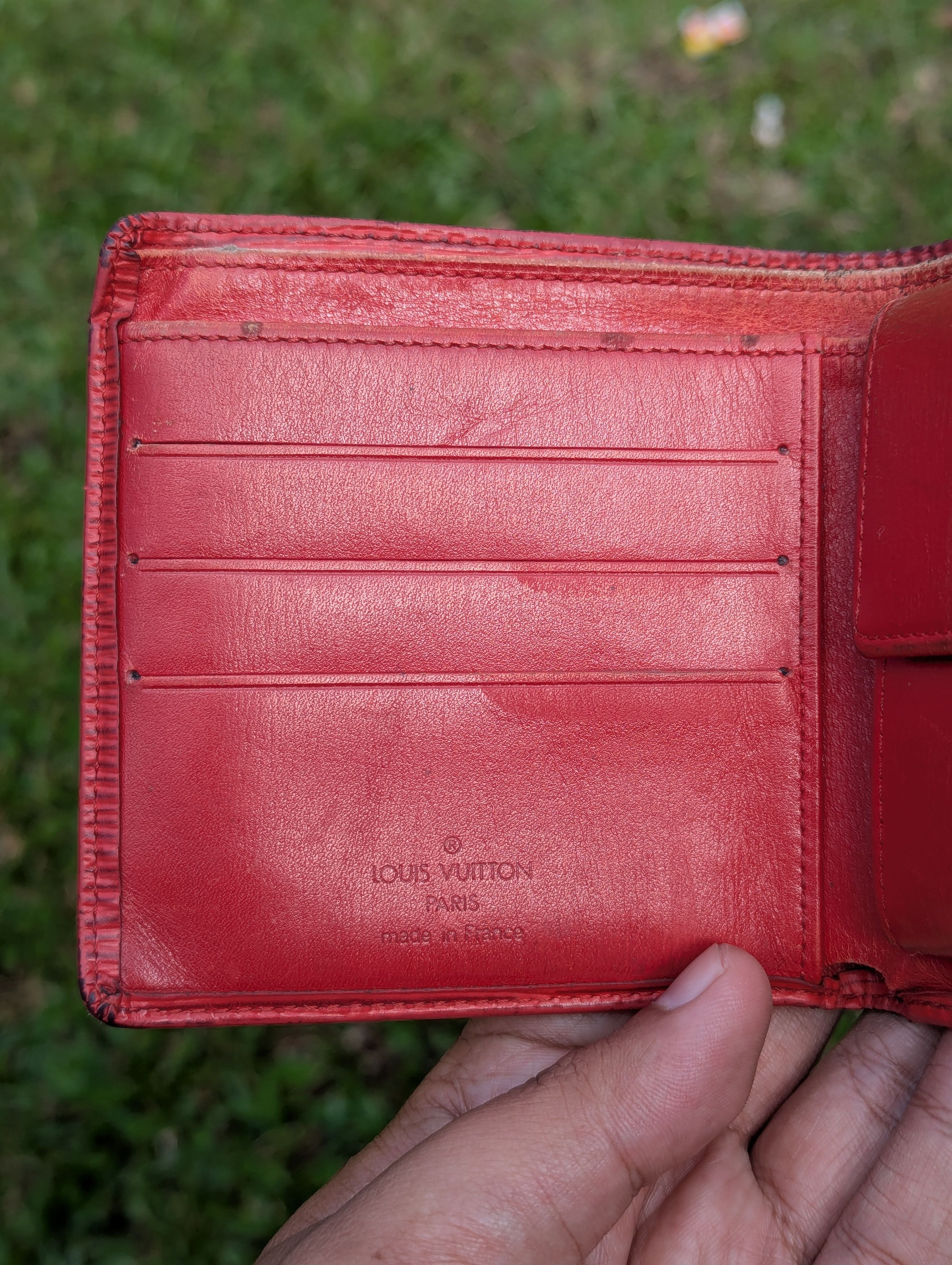 Louis Vuitton 🔥FREE SHIPPING🔥Louis Vuitton Bi-fold Wallet Epi Leather Size ONE SIZE - 6 Thumbnail