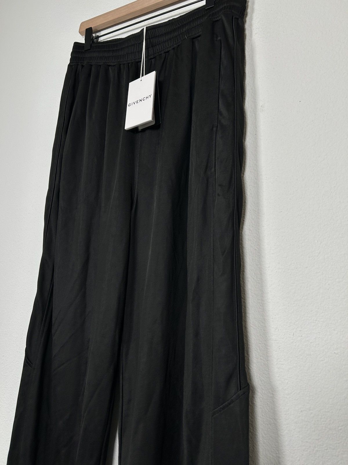 Givenchy SS23 Oversized Drape Jersey Sweatpants Size US 32 / EU 48 - 2 Thumbnail