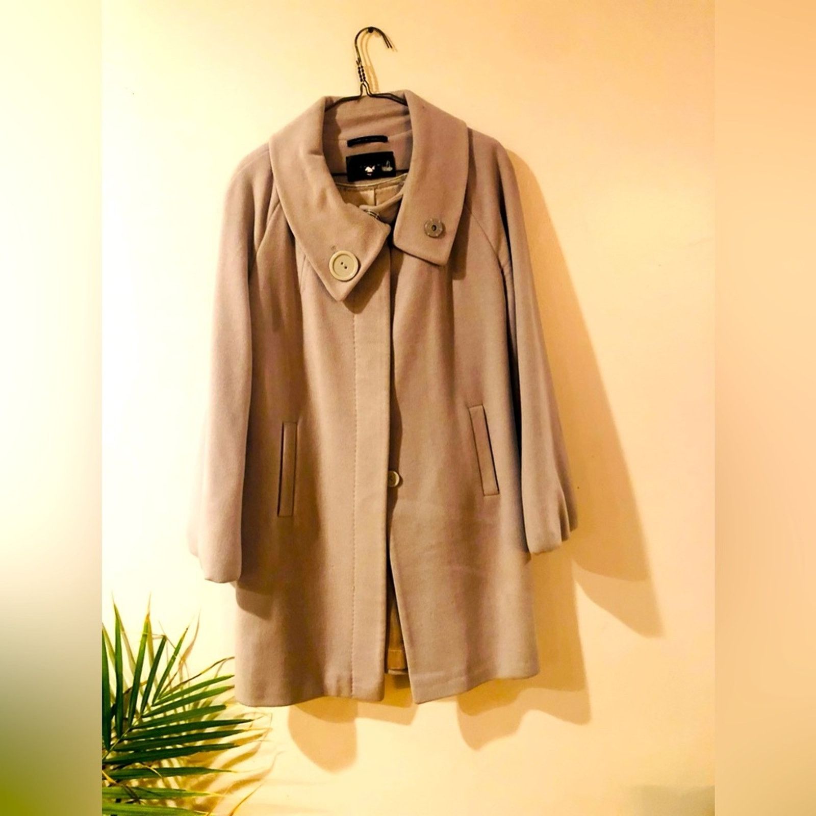 Elie Tahari Tahari button up Wool Jacket size 8 Size M / US 6-8 / IT 42-44 - 1 Thumbnail