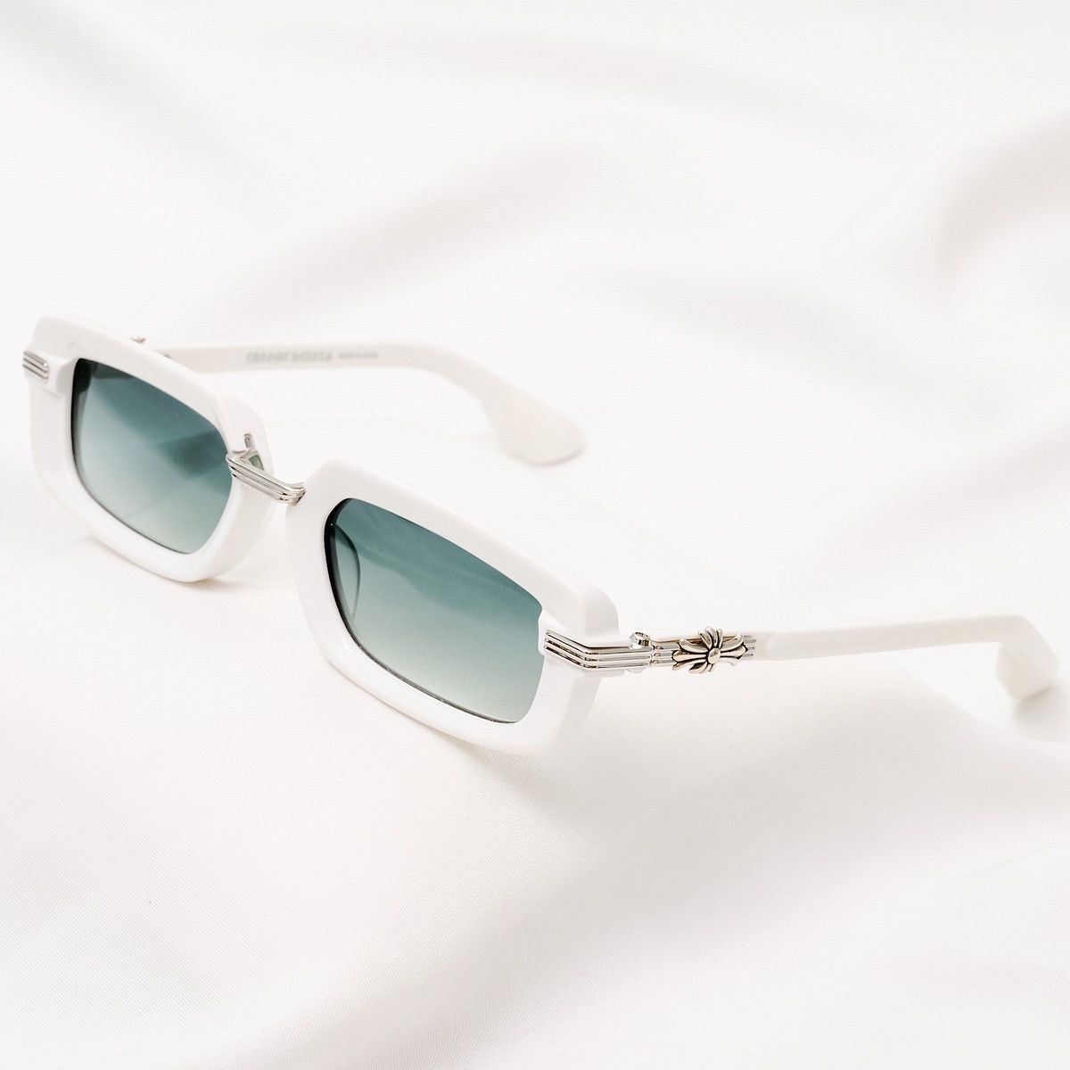 Chrome Hearts CHROME HEARTS ASSTRAVAGANT WHITE SUNGLASSES Size ONE SIZE - 2 Thumbnail
