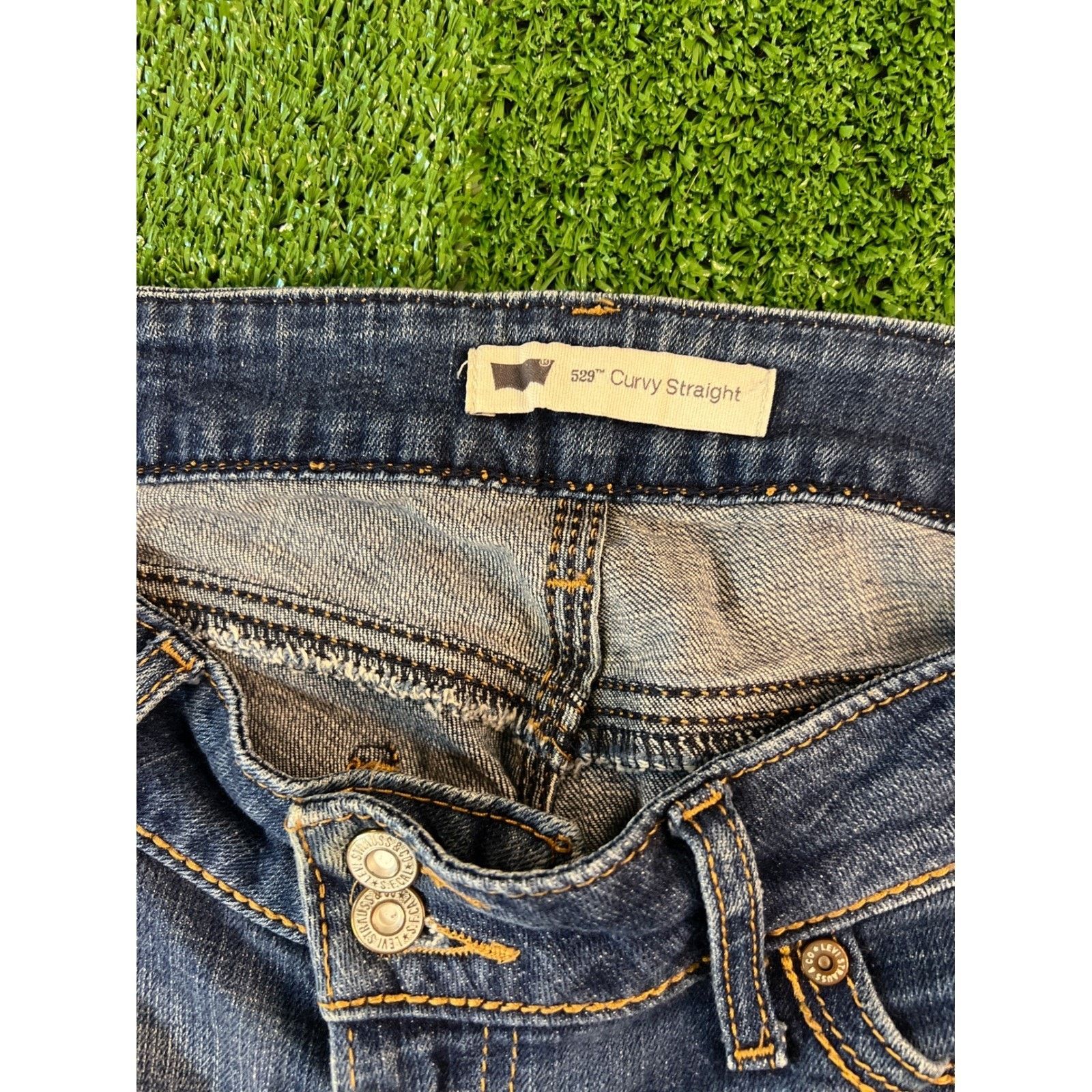 Levi's Levis 529 Curvy Straight Jeans Womens 30X32 Size 30" / US 8 / IT 44 - 3 Thumbnail