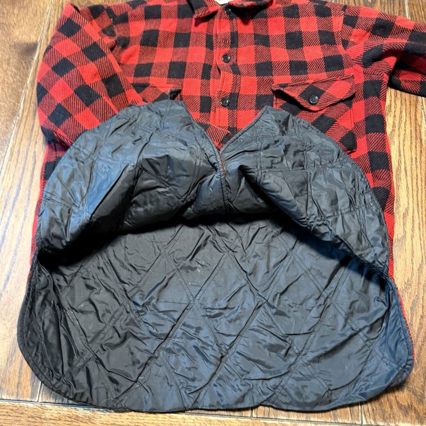 Vintage VINTAGE LL Bean Shirt Mens Large Red Black Buffalo Plaid Wool Made USA 80’s Size US L / EU 52-54 / 3 - 5 Thumbnail