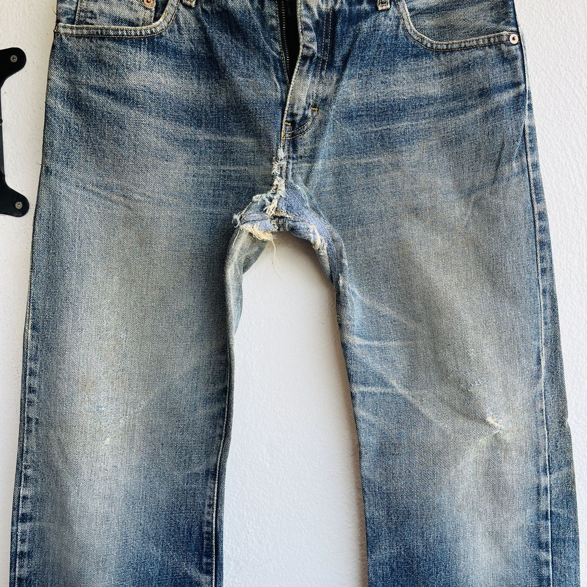 Levi's Vintage Levi's R Tag Distresse Selvedge Jeans Talon Zipper Size US 31 - 9 Thumbnail