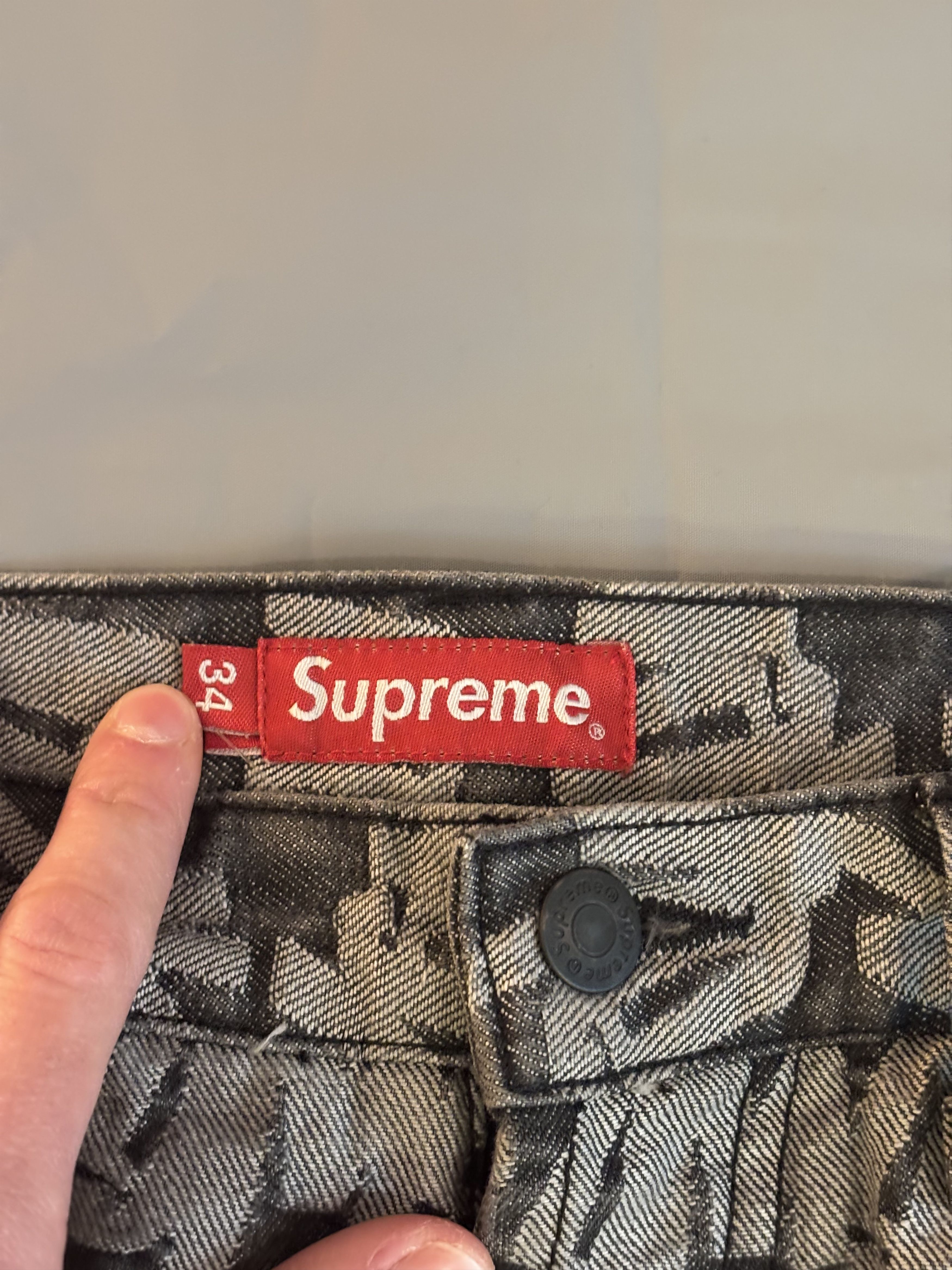 Supreme Jeans Supreme monogramme gris à motifs neuf avec étiquette Size US 34 / EU 50 - 10 Thumbnail