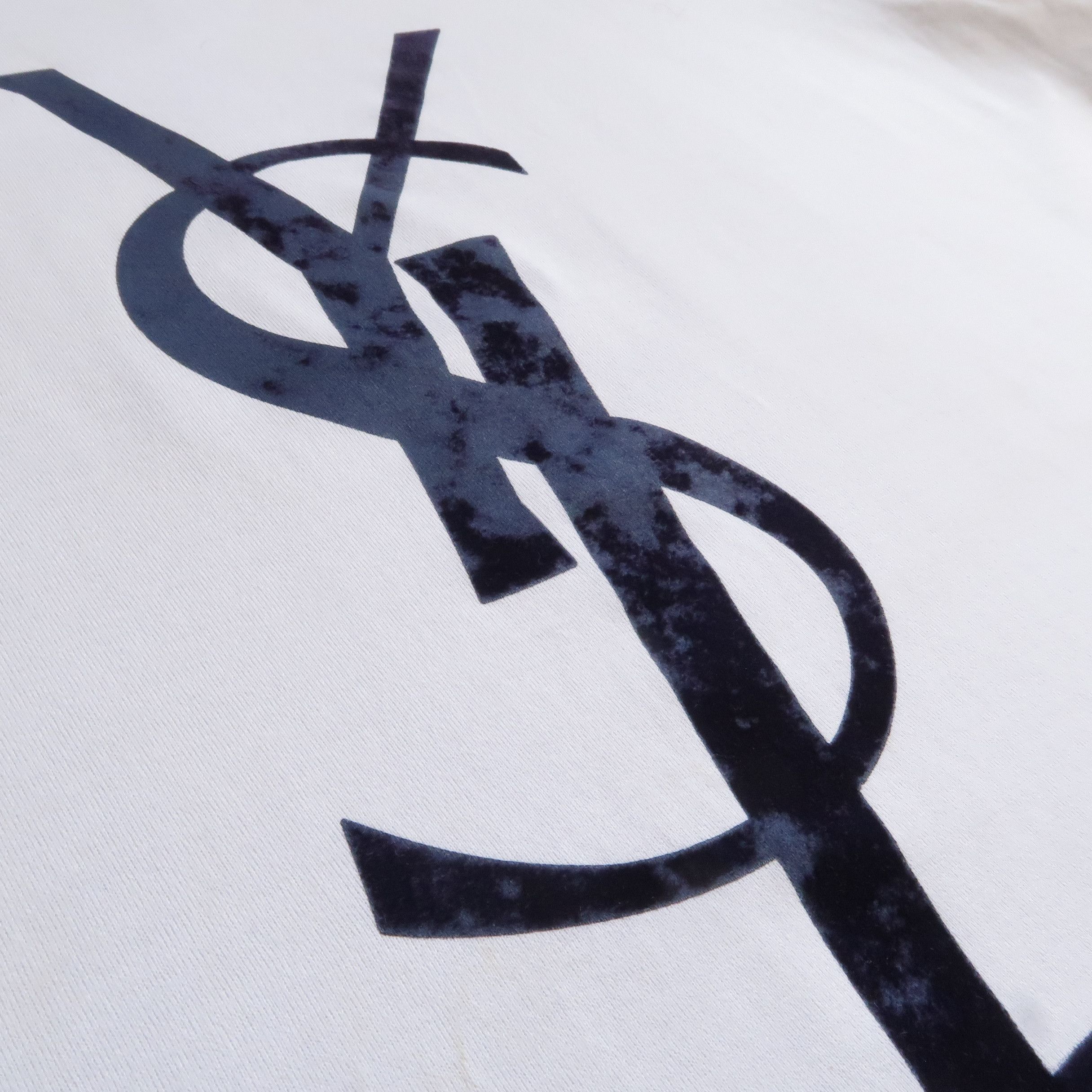 Yves Saint Laurent Yves Saint Laurent T-Shirt Big Logo Size US M / EU 48-50 / 2 - 10 Thumbnail