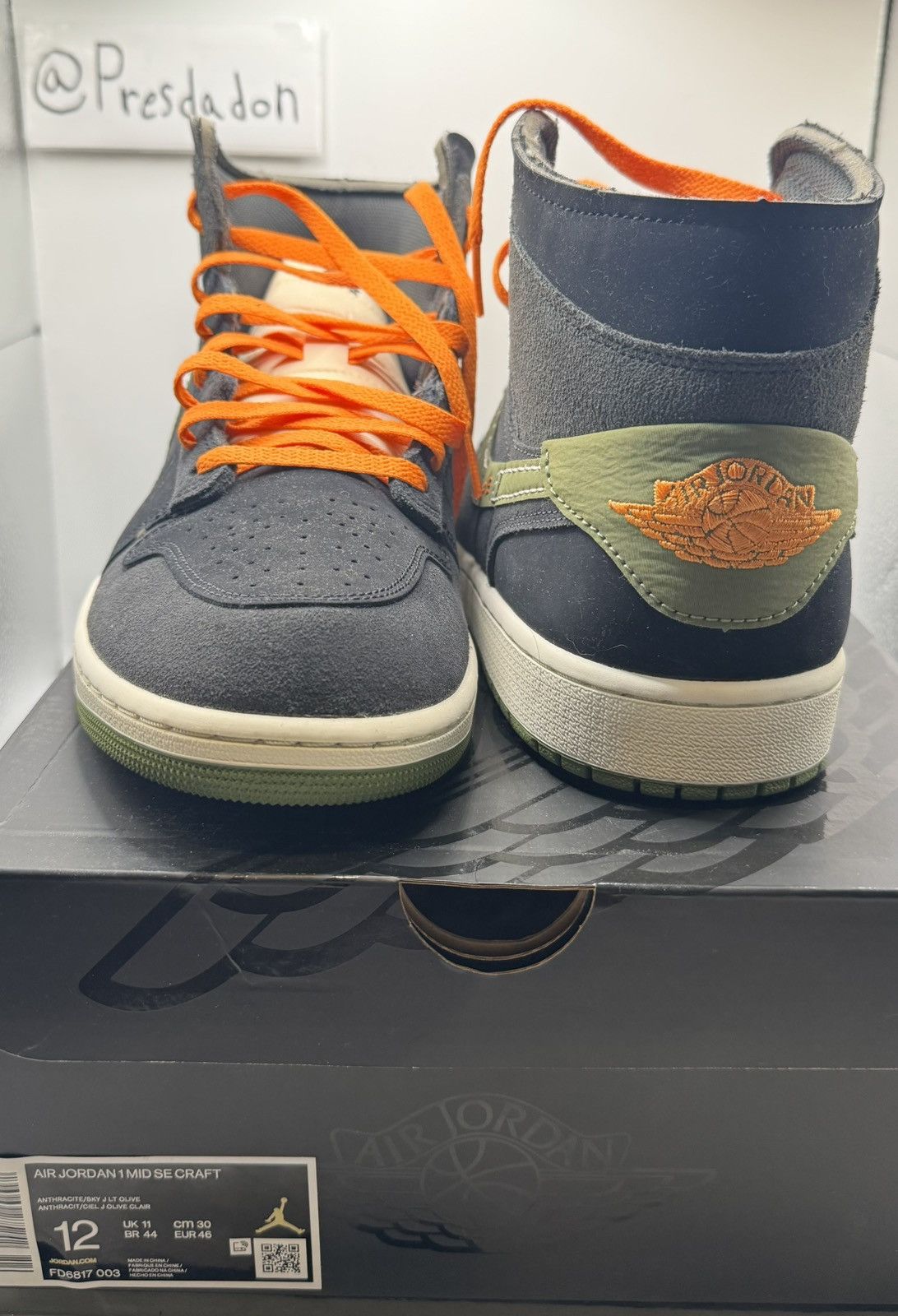 Jordan Brand Air Jordan 1 Mid SE Size US 12 / EU 45 - 2 Thumbnail