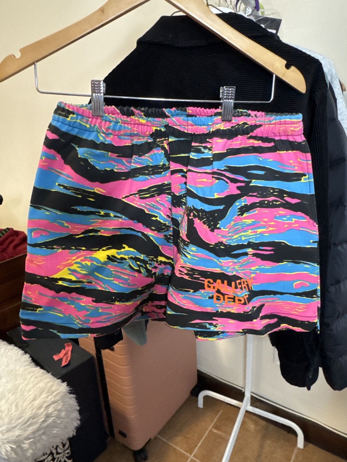 Gallery Dept. Gallery Dept. Safari 90s Zuma Shorts - Neon Safari - Small Size US 27 - 1 Thumbnail