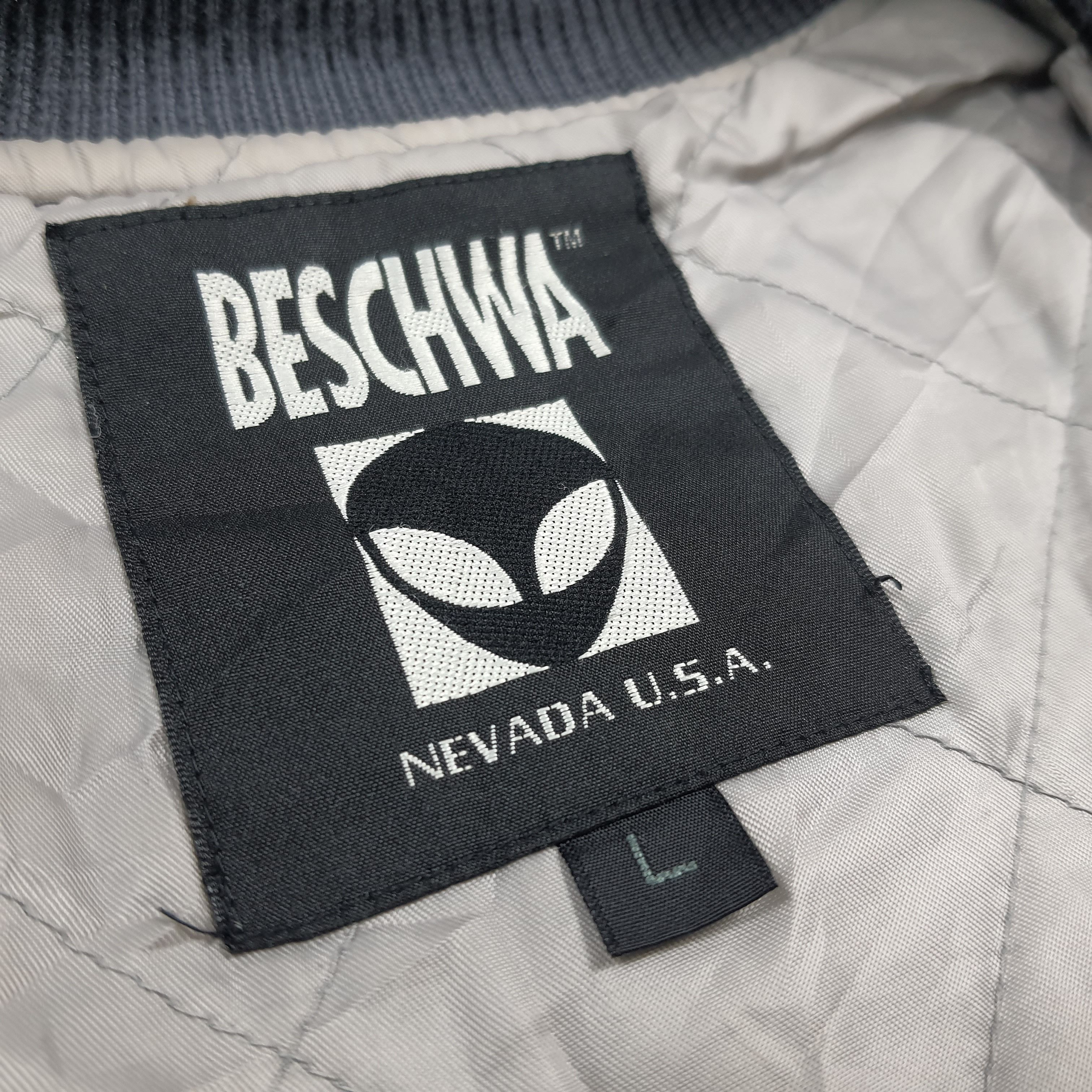 Vintage Vintage 90s Beschwa Alien Varsity Rare Bomber C290N31 Size US L / EU 52-54 / 3 - 9 Thumbnail