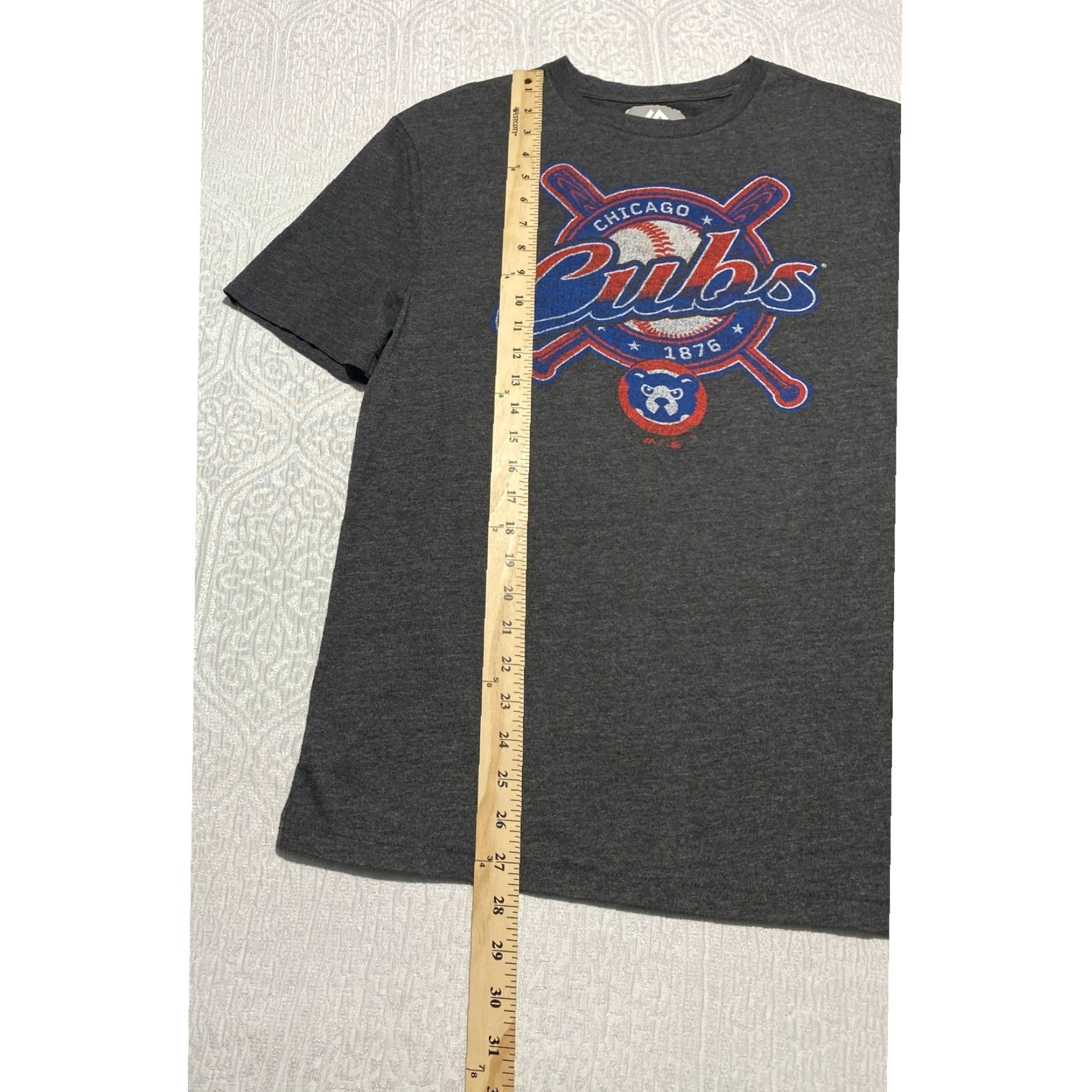 MLB Majestic Chicago Cubs MLB Graphic T-Shirt Mens M Charcoal Gray Short Sleeve Crew Neck Logo Crossed Bats Baseball Size US M / EU 48-50 / 2 - 4 Thumbnail