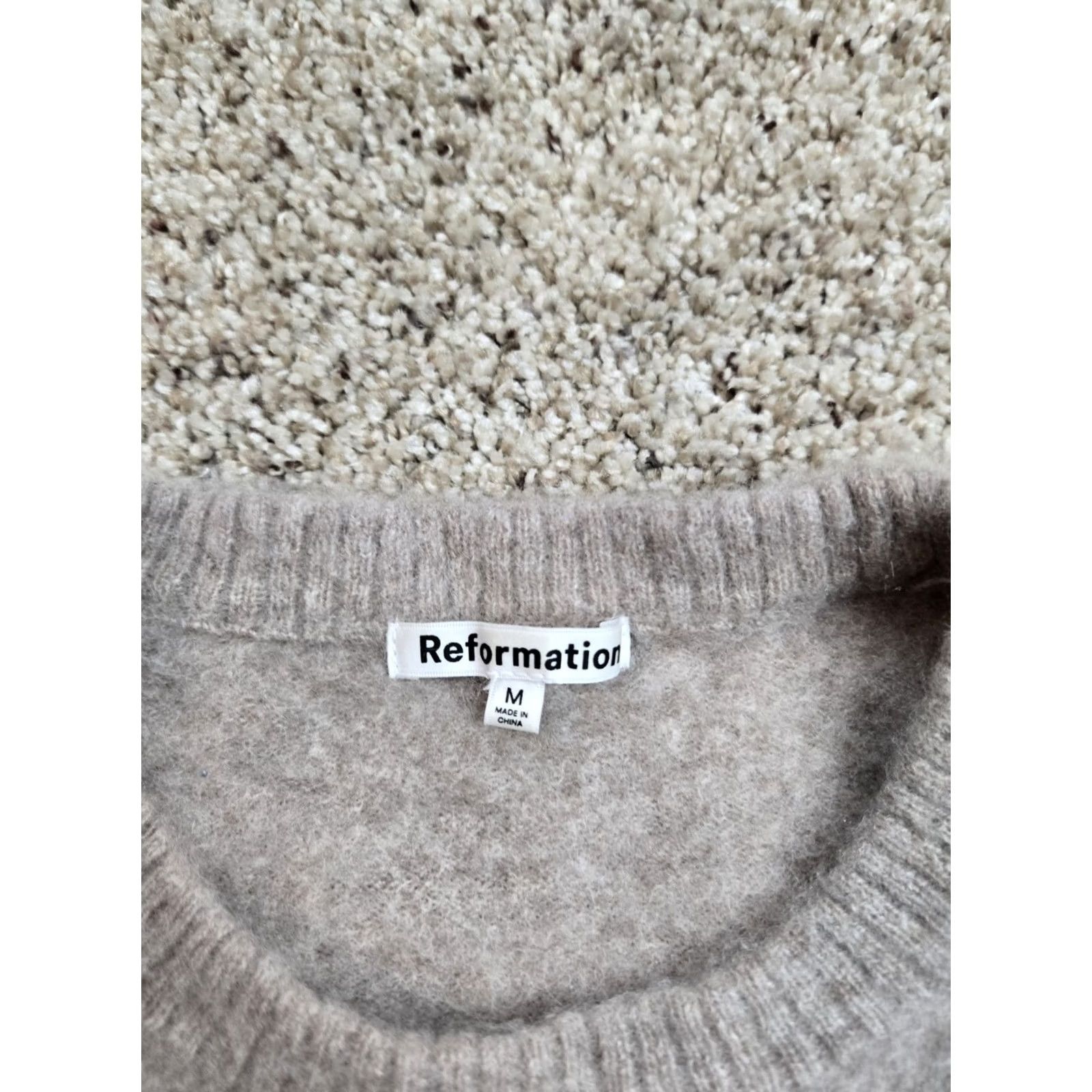 Reformation VINTAGE Reformation Sweater Womens M Beige Cashmere Long Sleeve Round Neck Read* Size M / US 6-8 / IT 42-44 - 5 Thumbnail