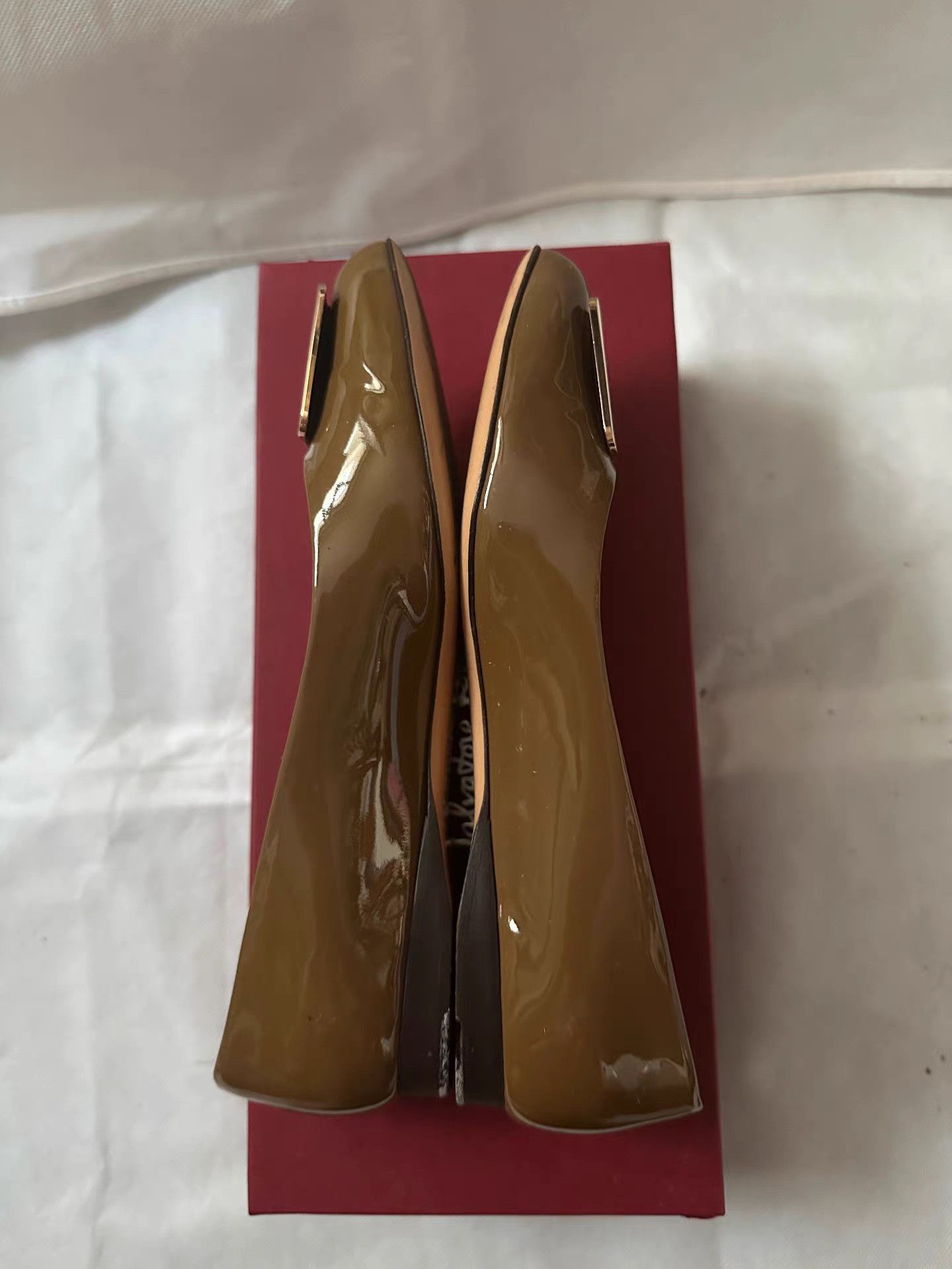 Salvatore Ferragamo Ferragamo Patent Leather Flats Q9 Size US 7 / IT 37 - 2 Thumbnail