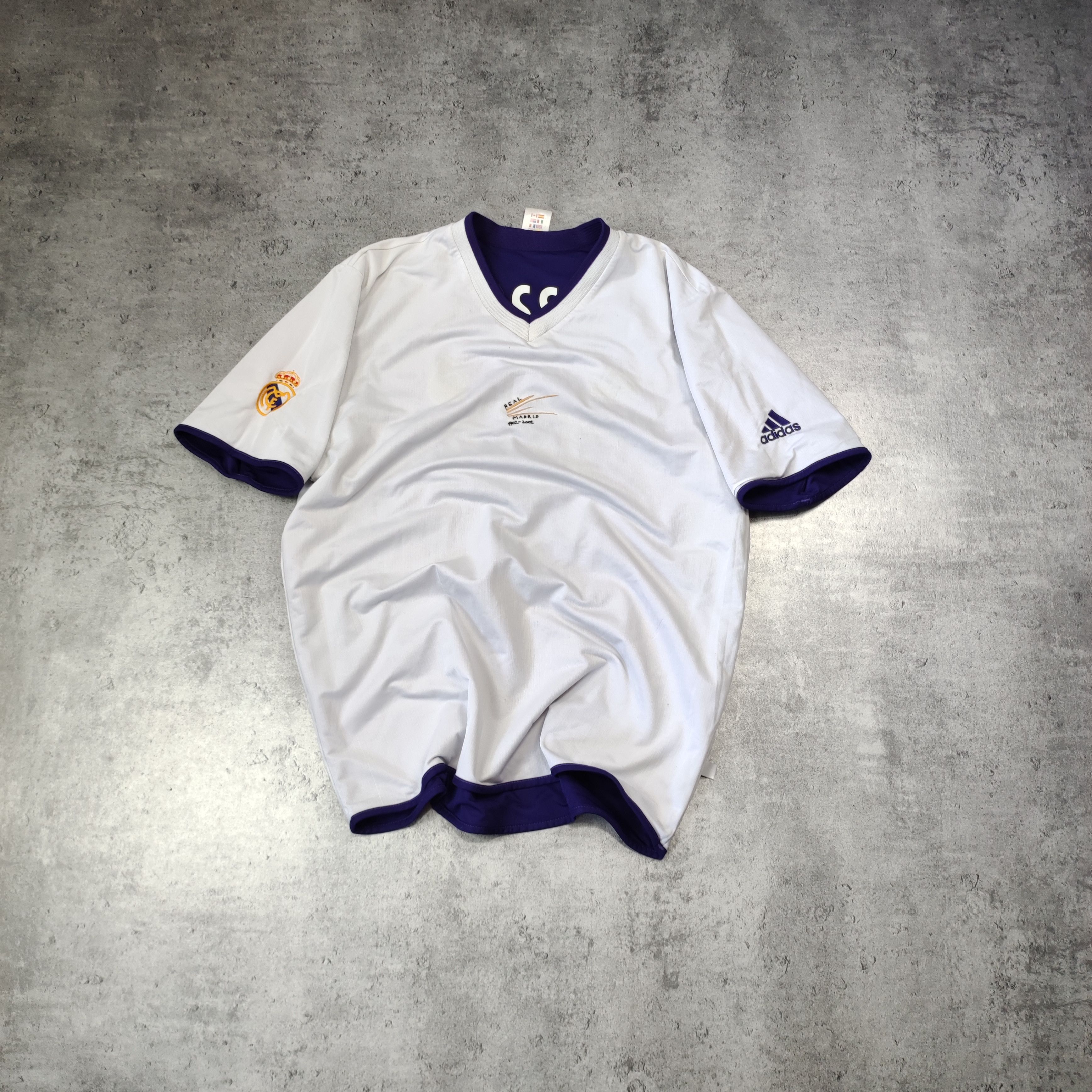 Vintage RARE Real Madrid Vintage 2002 Doublesided Third Jersey Size US M / EU 48-50 / 2 - 3 Thumbnail