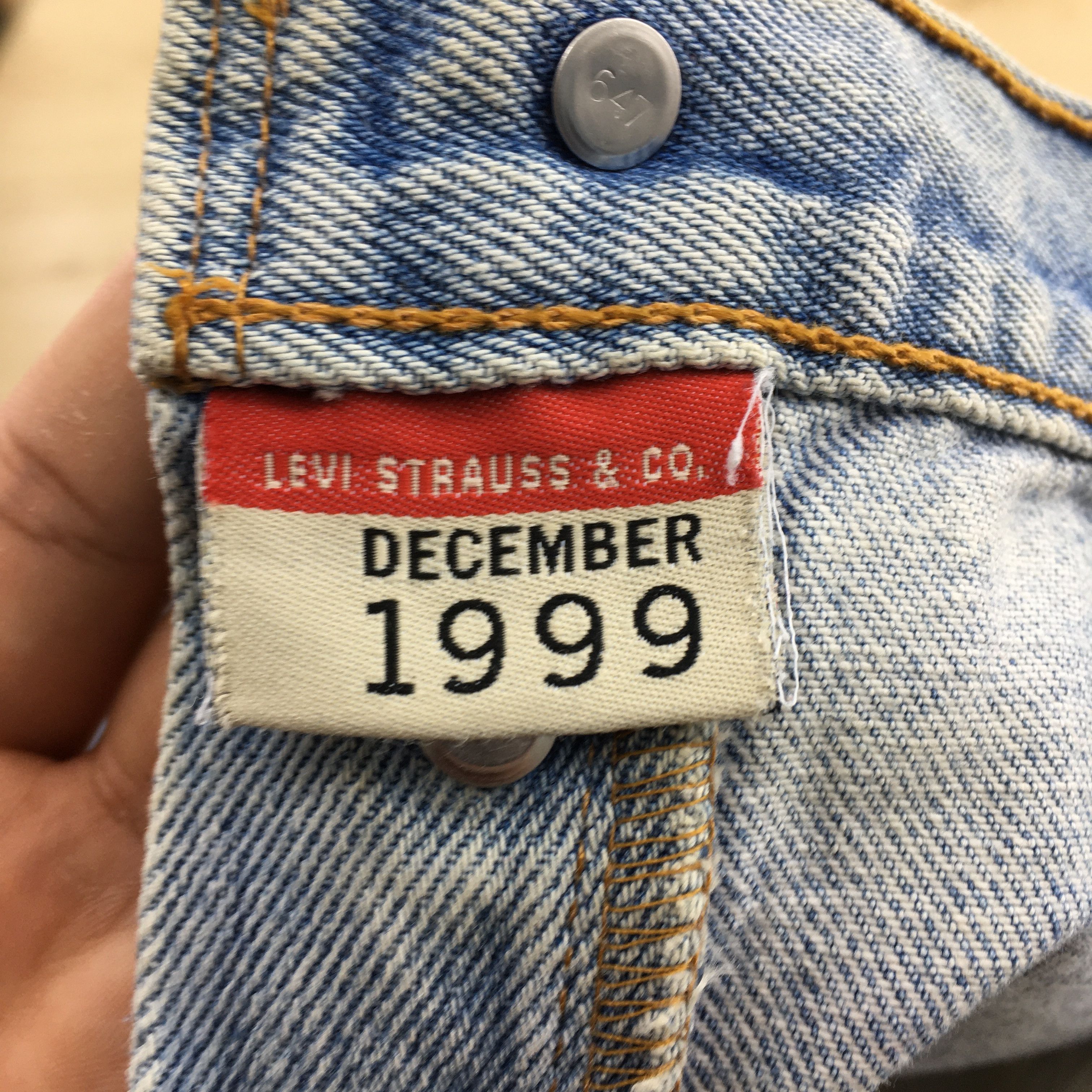 Size 36x30 Vintage 90s Levi's 501 Faded Blue Jeans