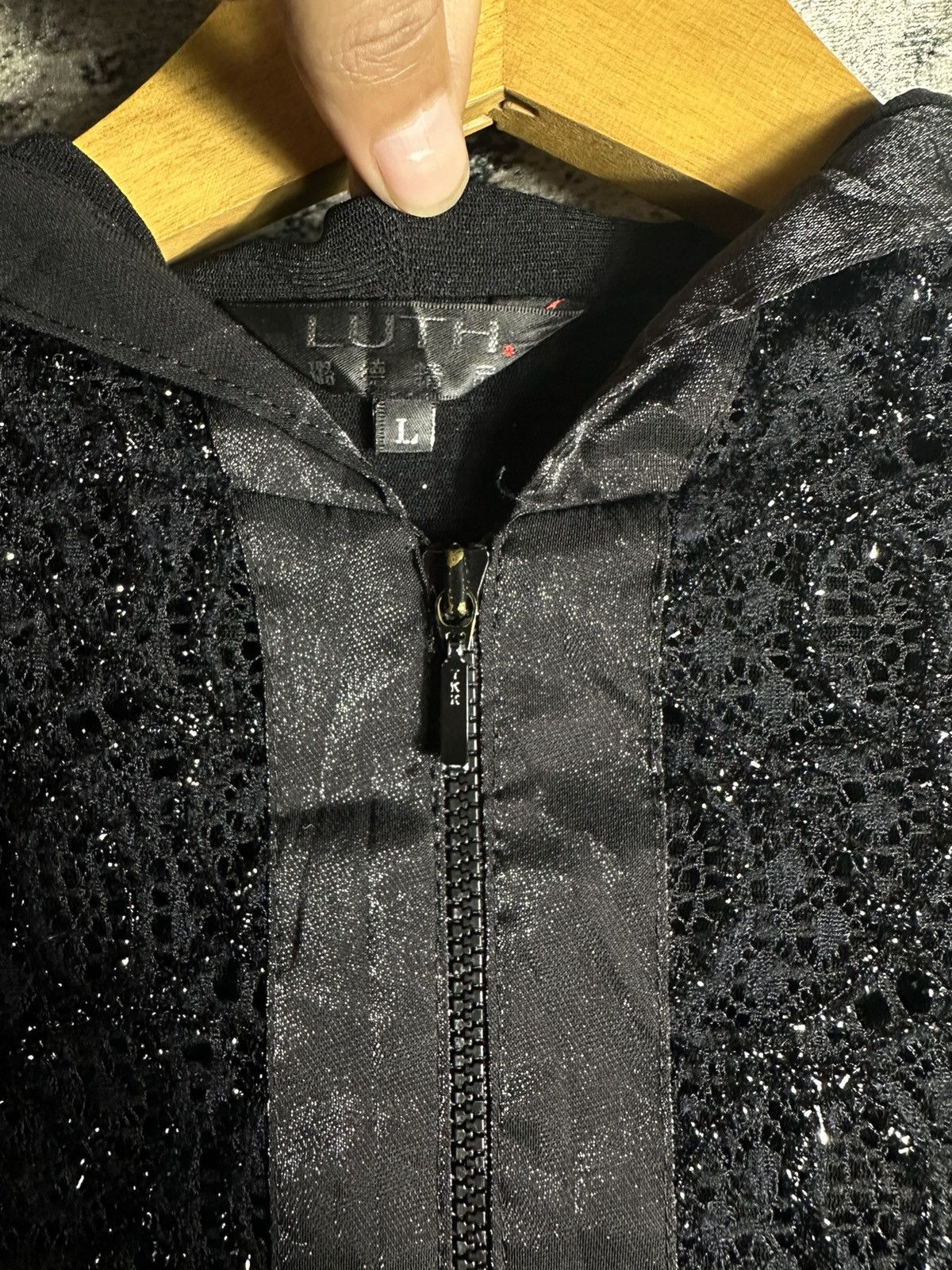 If Six Was Nine × Japanese Brand × Le Grande Bleu (L.G.B.) IF SIX WAS NINE LGB STYLE MESH LUTH GLITTER BLACK HOODIE Size US S / EU 44-46 / 1 - 6 Thumbnail