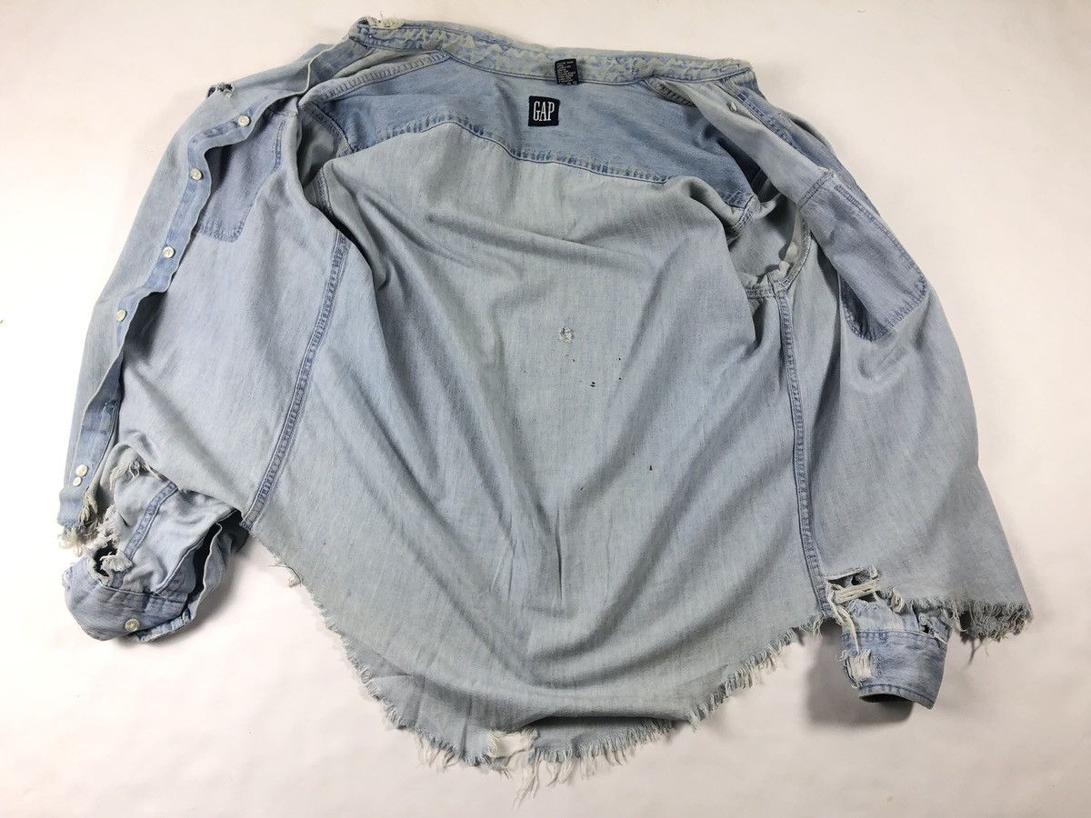 Gap × Vintage Vintage 90s Gap Light Wash Made in USA Distressed Shirt Size US M / EU 48-50 / 2 - 2 Thumbnail
