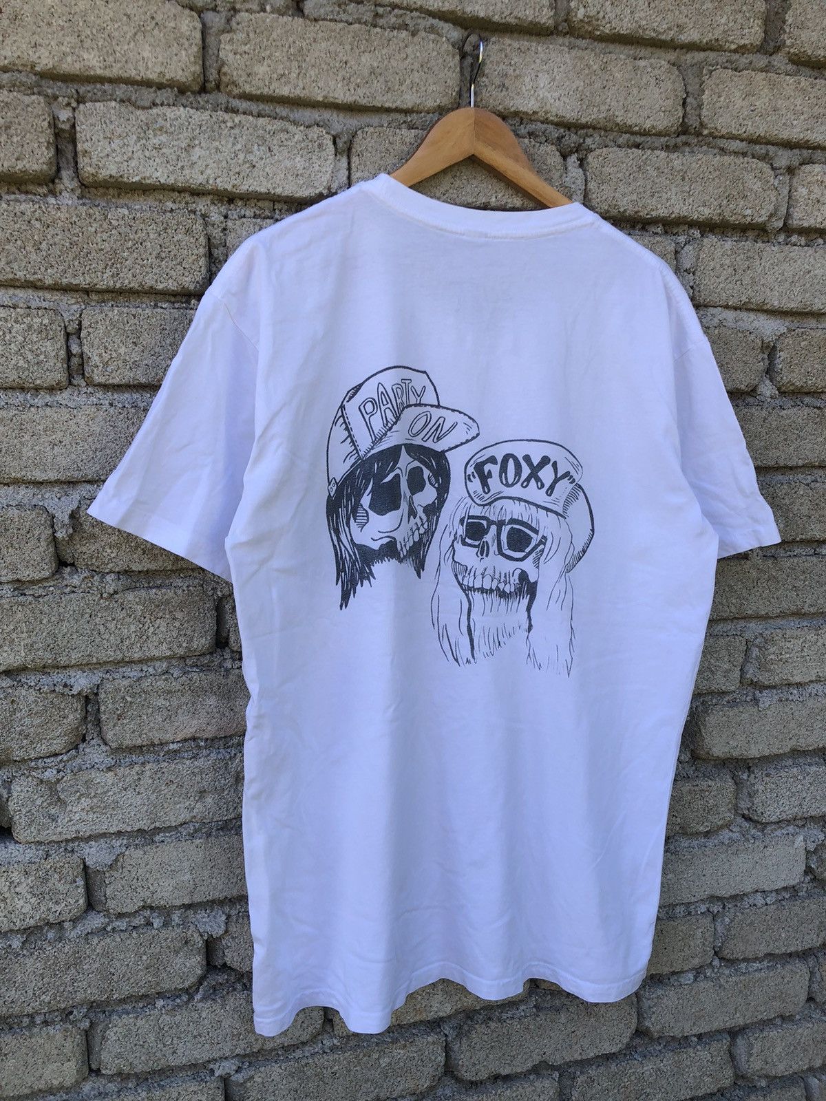 Vintage Vintage Y2K Movie Waynes World Skull Backhit Tee Size US L / EU 52-54 / 3 - 3 Thumbnail