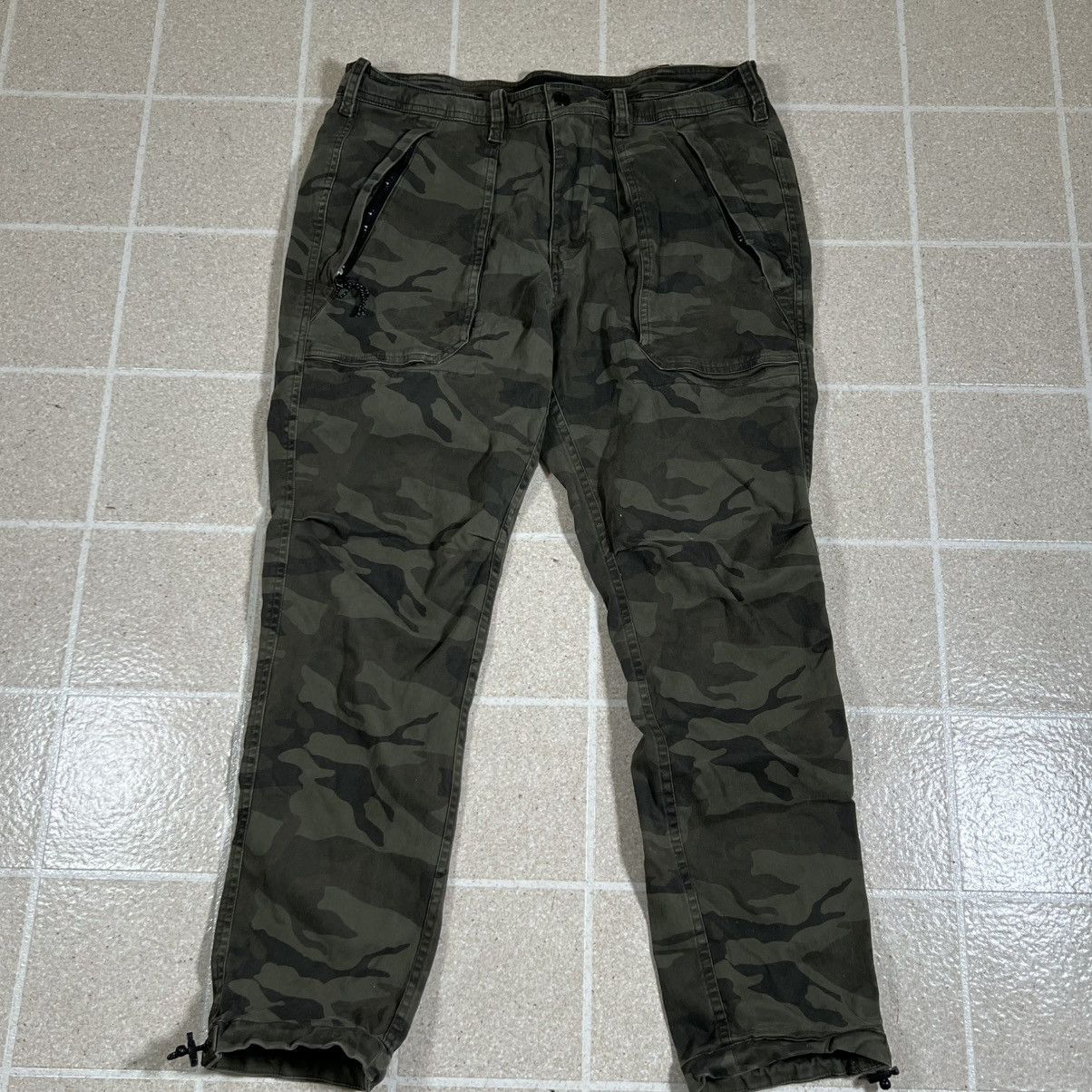 Abercrombie & Fitch Abercrombie & Fitch Cargo Pants Camo Grunge Utility Pockets Size US 31 - 1 Thumbnail