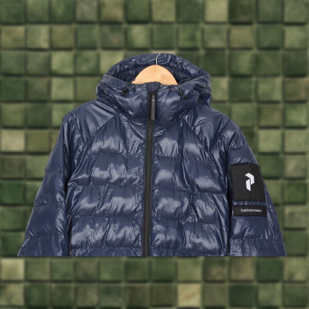 Peak Performance Peak Performance TOMIC Puffer Jacket Men M Hooded Nylon Polyester Blue Sizing Regular Jacket Mens Size US M / EU 48-50 / 2 - 1 Thumbnail