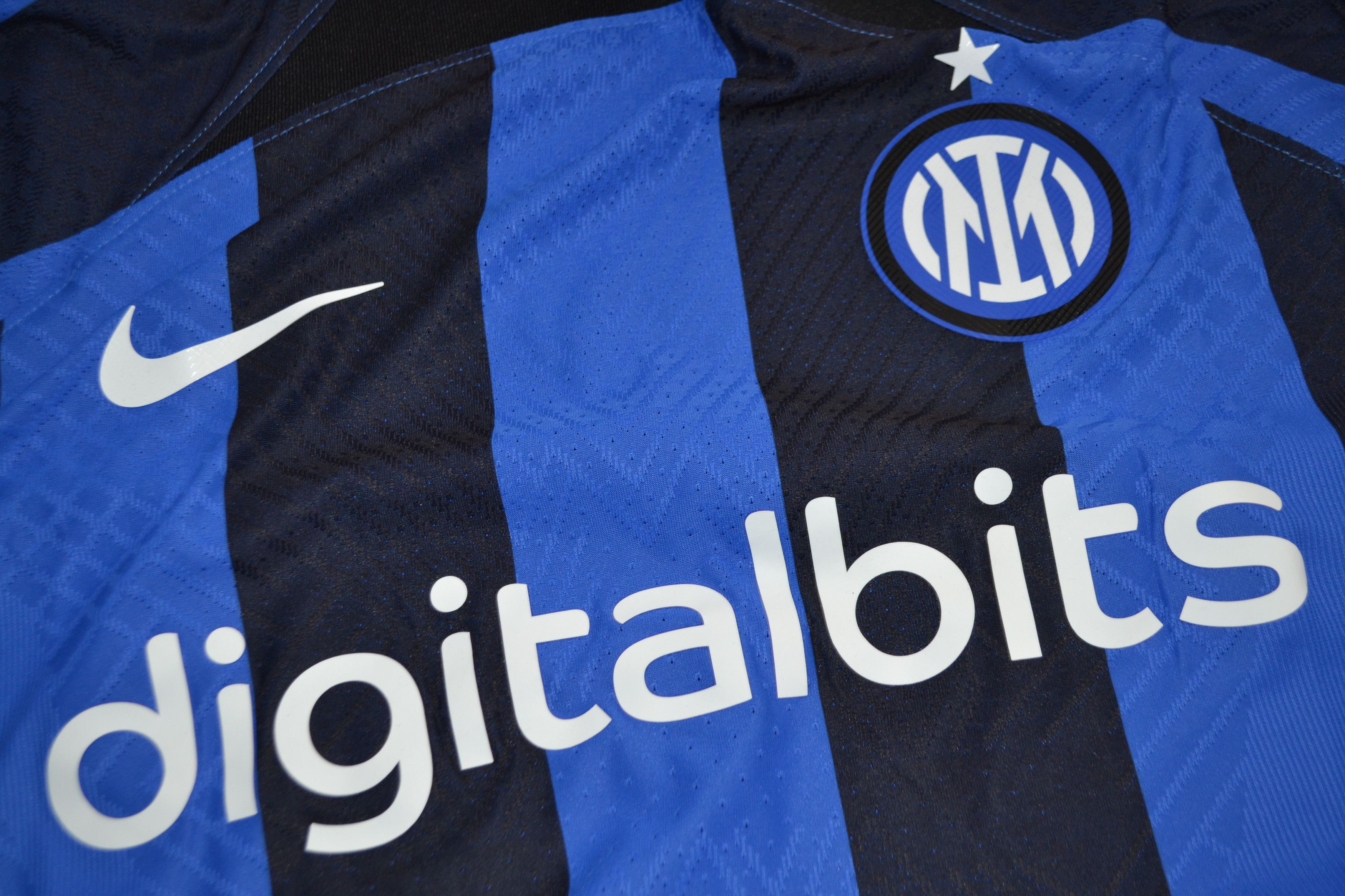 Nike AUTHENTIC Inter Milan 2022 2023 home soccer kit jersey shirt Size US L / EU 52-54 / 3 - 4 Thumbnail