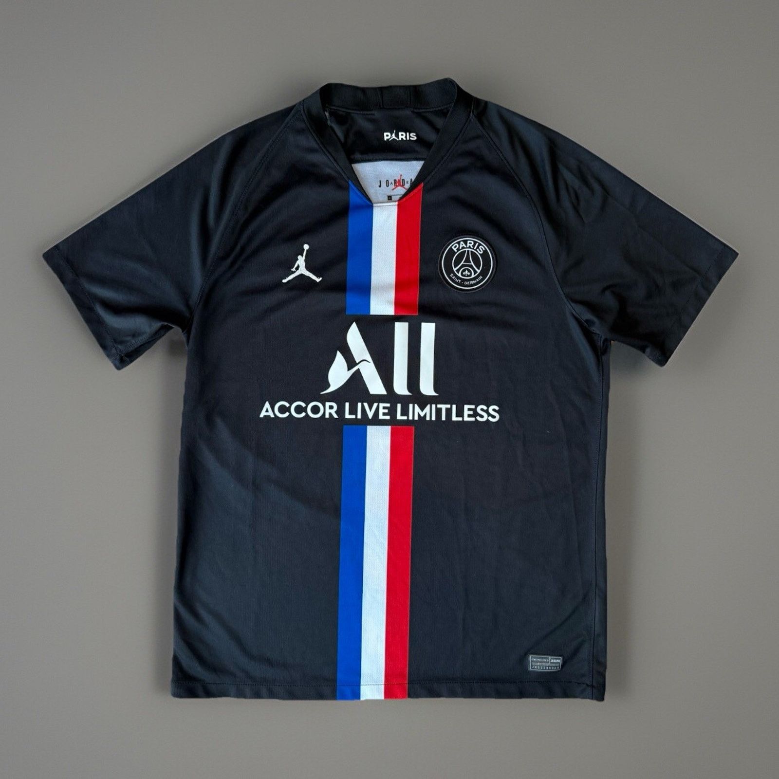 Nike Air Jordan Paris Saint Germain Jersey Large Black Soccer Size US L / EU 52-54 / 3 - 1 Thumbnail