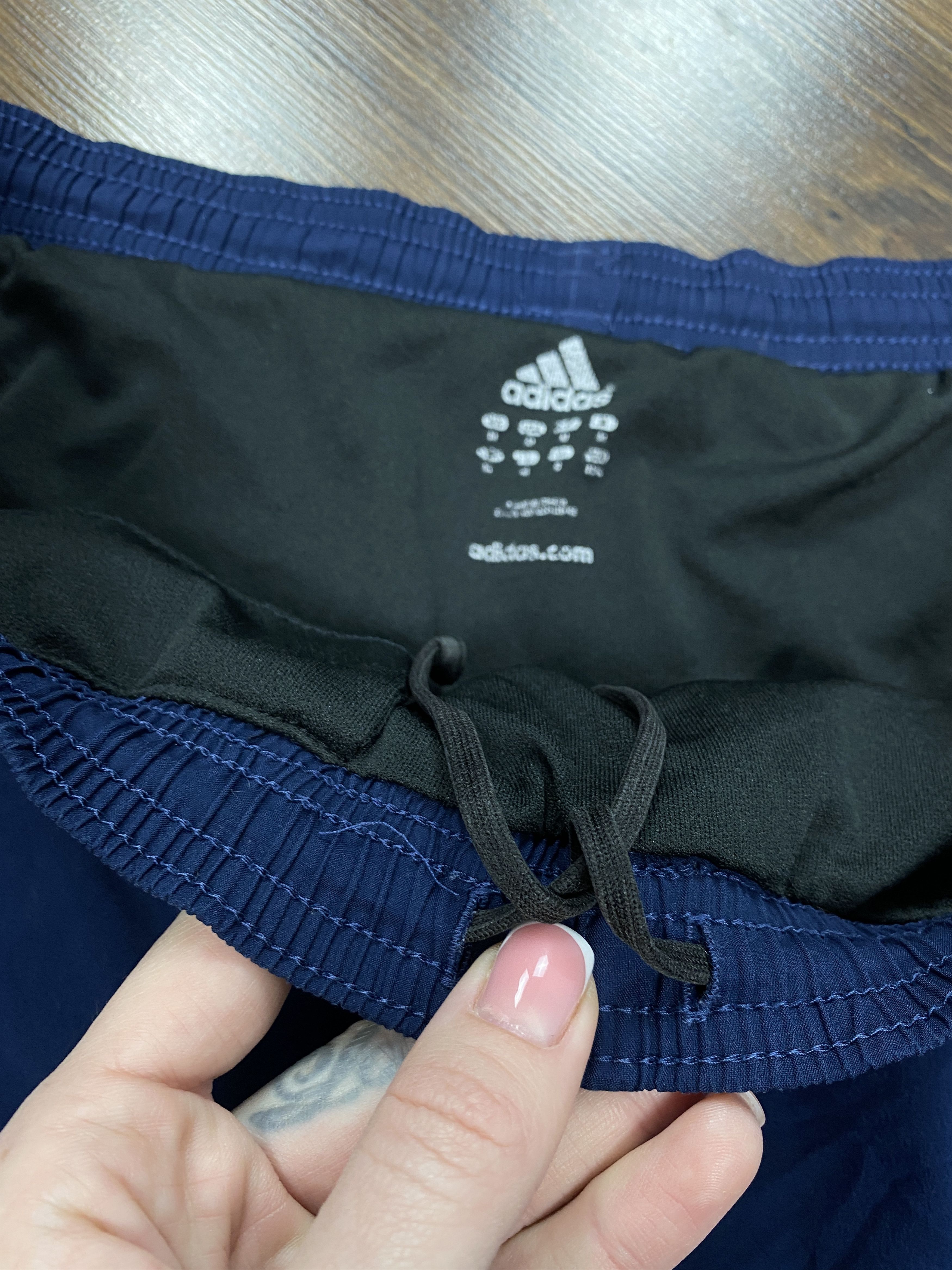 Adidas Adidas Vintage Mens Shorts Y2K Size US 32 / EU 48 - 4 Thumbnail