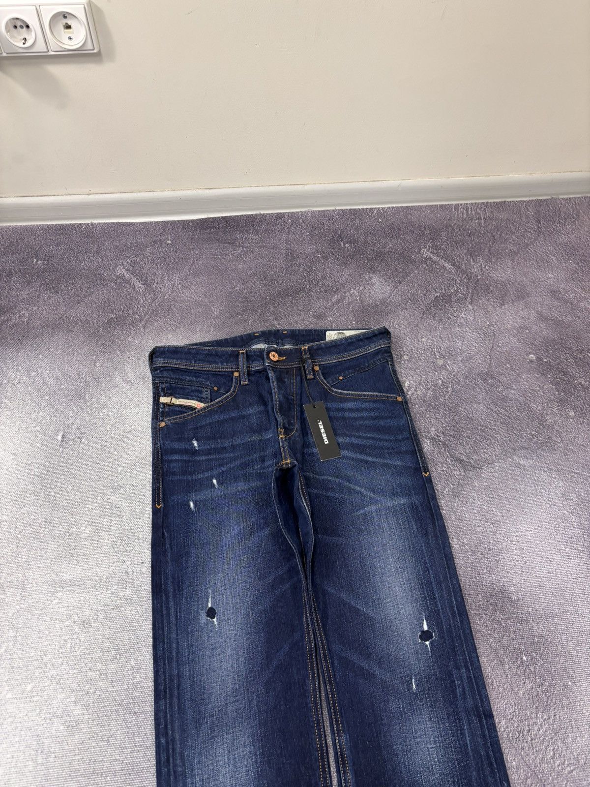 Diesel Diesel Belther NWT Men’s Regular Slim Tapered Denim Jeans Size US 29 - 4 Thumbnail