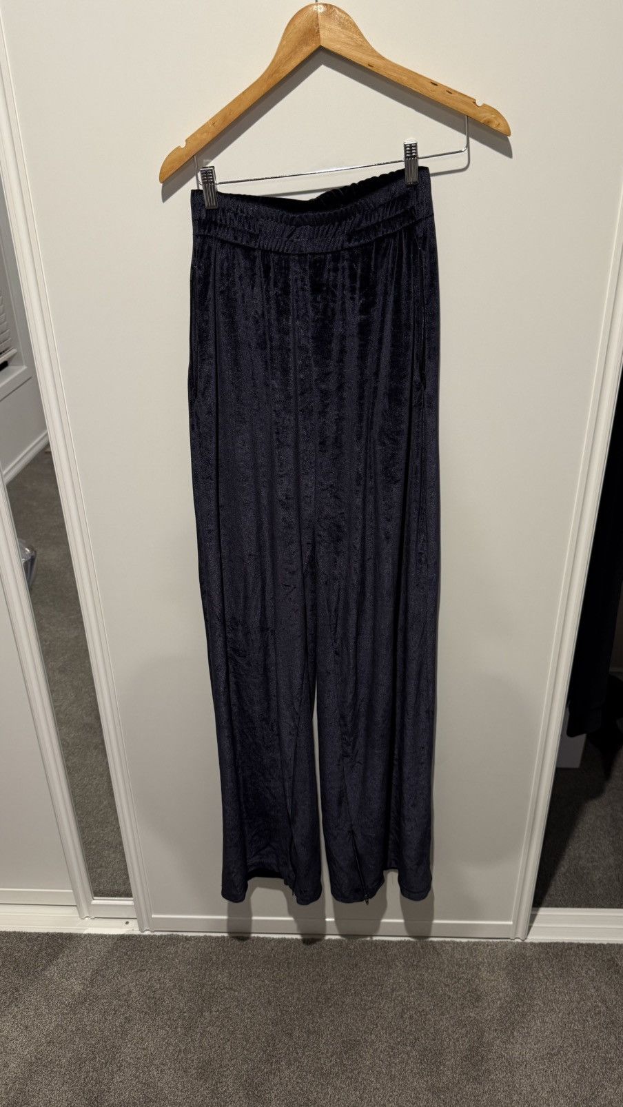 Vetements VETEMENTS 2017 VELVET WIDE LEG TRACKPANTS Size US 32 / EU 48 - 2 Thumbnail