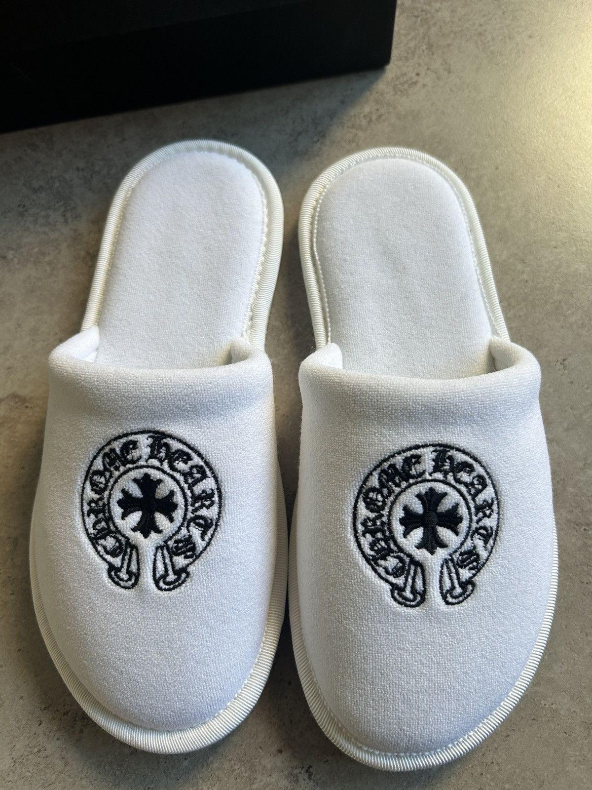 Chrome Hearts NEW CHROME HEARTS HOTEL SLIPPER Size US 7 / EU 40 - 2 Thumbnail
