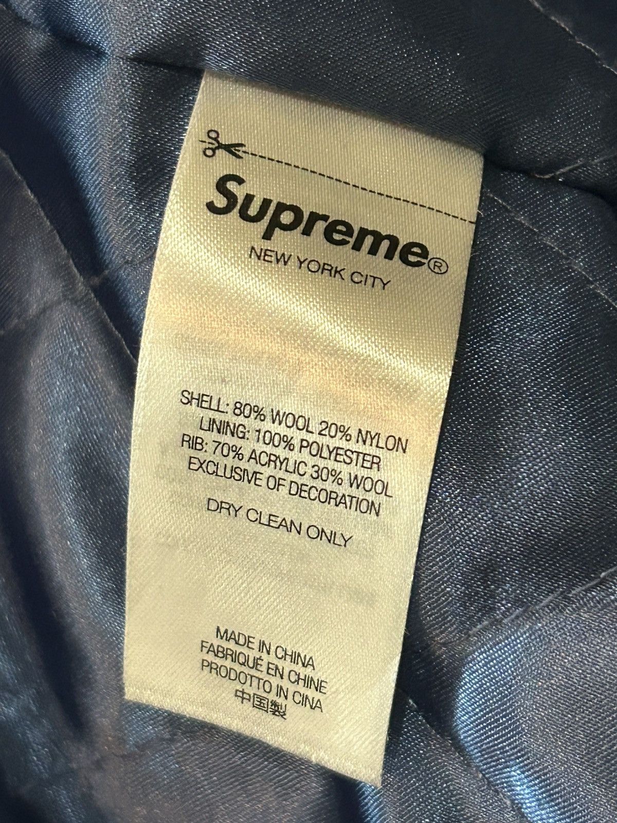 Supreme Supreme Size US M / EU 48-50 / 2 - 14 Thumbnail