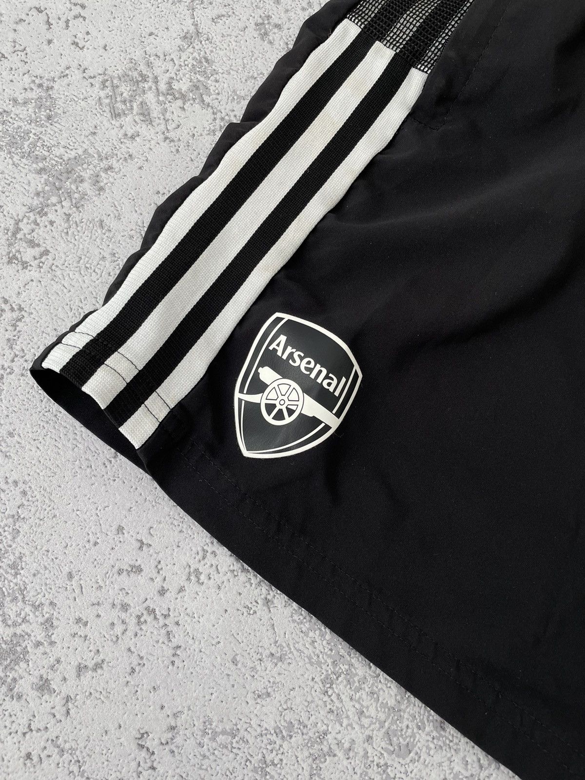 Adidas Arsenal 2021/22 Adidas Shorts Size US 30 / EU 46 - 2 Thumbnail
