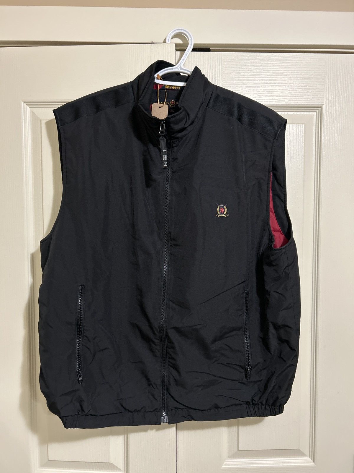 Tommy Hilfiger × Vintage Vintage Tommy Hilfiger vest Size US XL / EU 56 / 4 - 1 Thumbnail