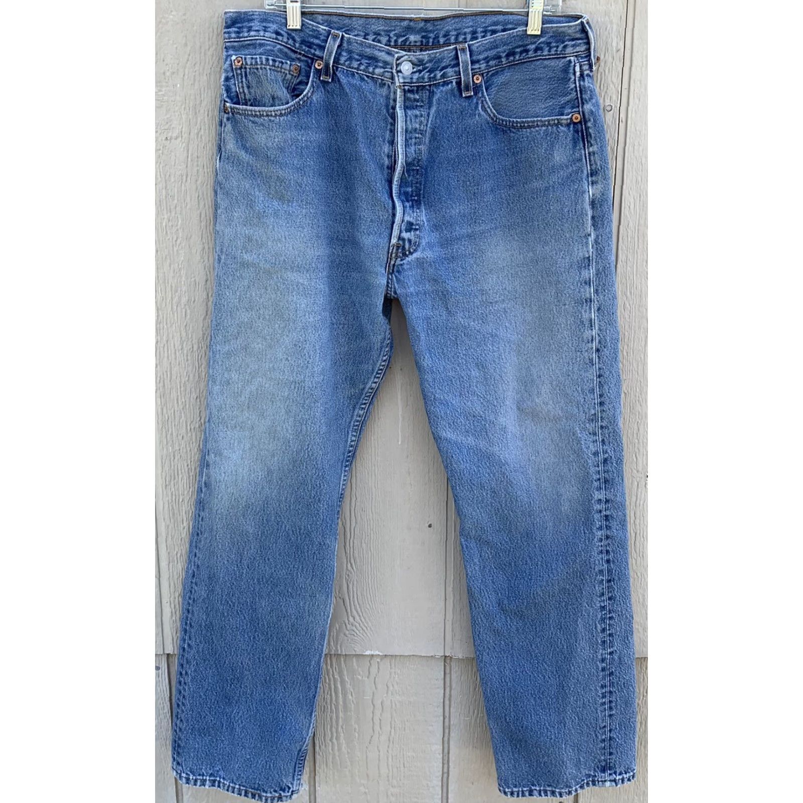 Vintage VINTAGE Levi’s 501 Jeans Button Fly Made In USA Size W38 L32 Measure 36 X 31.5 Blue 1980s Mens Jeans Size US 36 / EU 52 - 6 Thumbnail